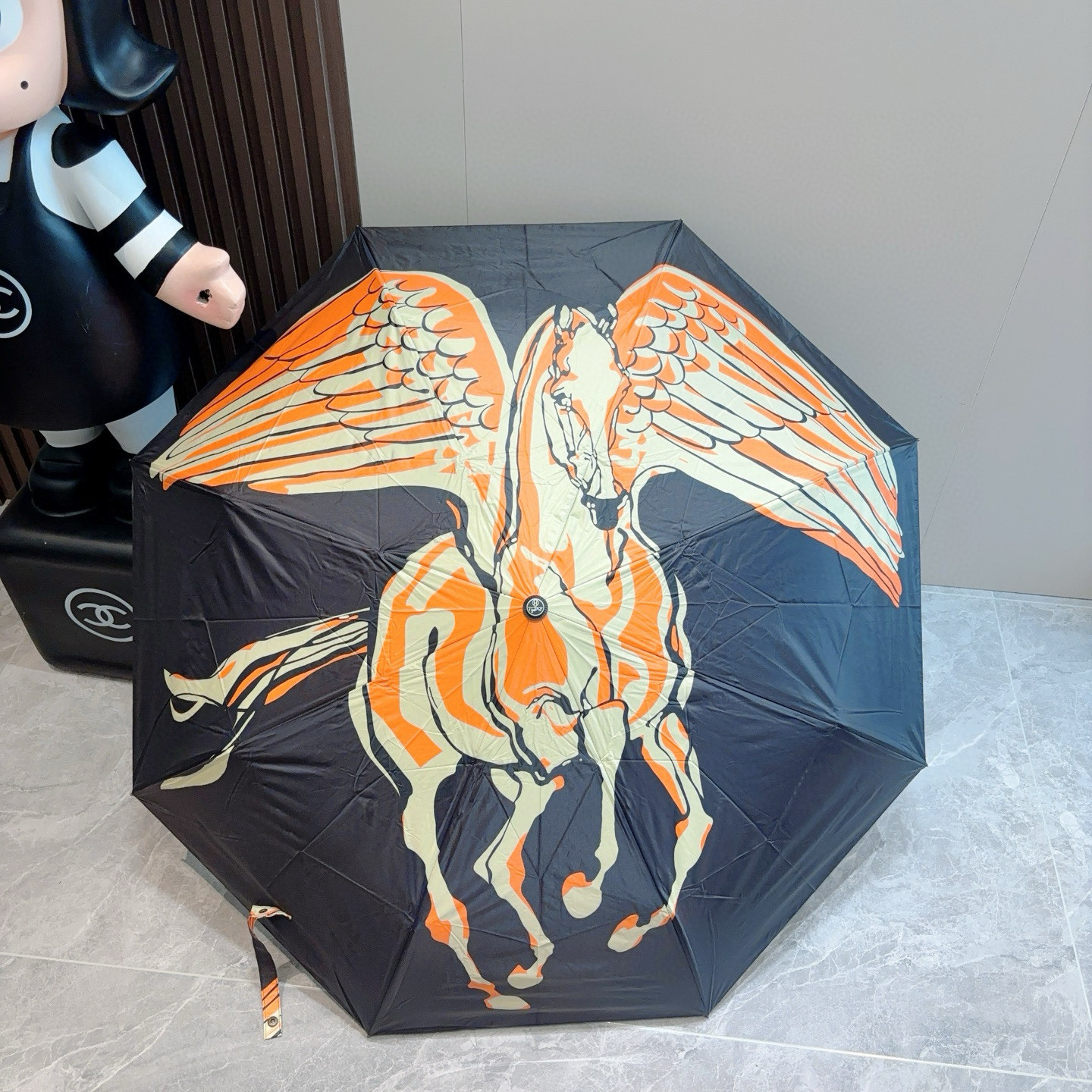 爱马仕（Hermès）新款飞马 极品H家三折自动伞重磅呈现 以其精湛的工艺技术和源源不断的想像力 新涂层