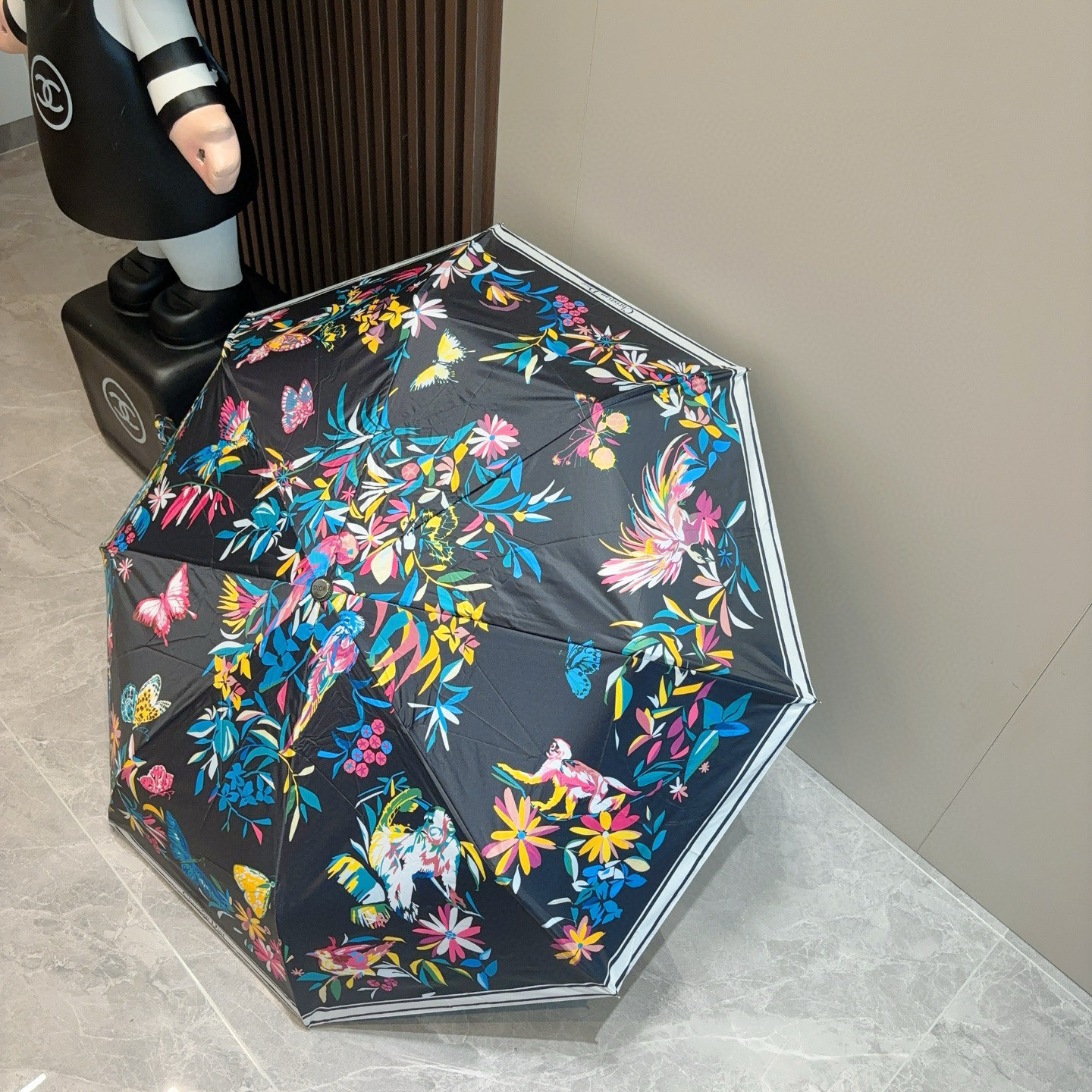  DIOR（迪奥）三折自动折叠晴雨伞  时尚原单代工品质 细节精致 看得见的品质 打破一成不变 色泽纯正