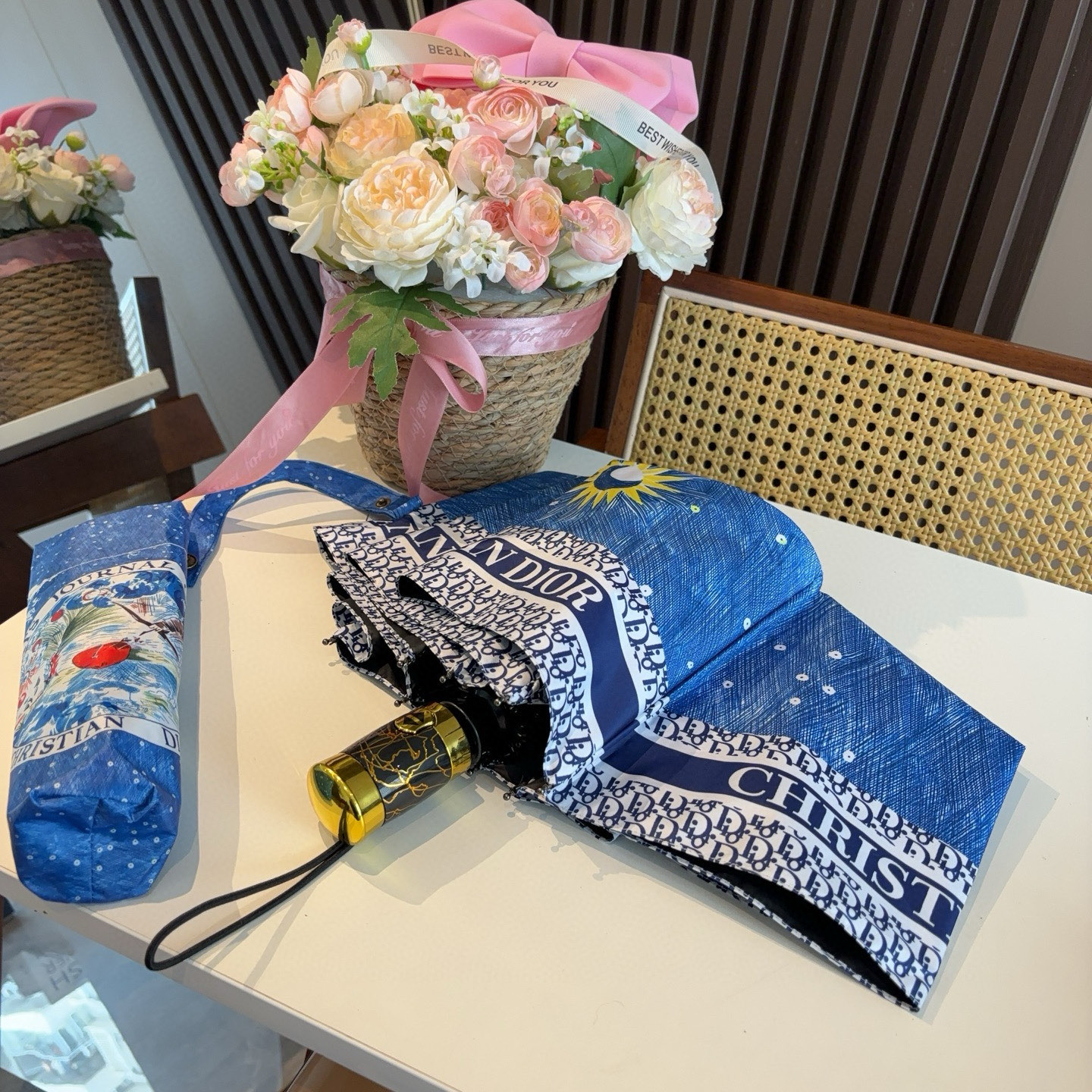  DIOR（迪奥） 星空 三折自动折叠晴雨伞  时尚原单代工品质 细节精致 看得见的品质 打破一成不变 