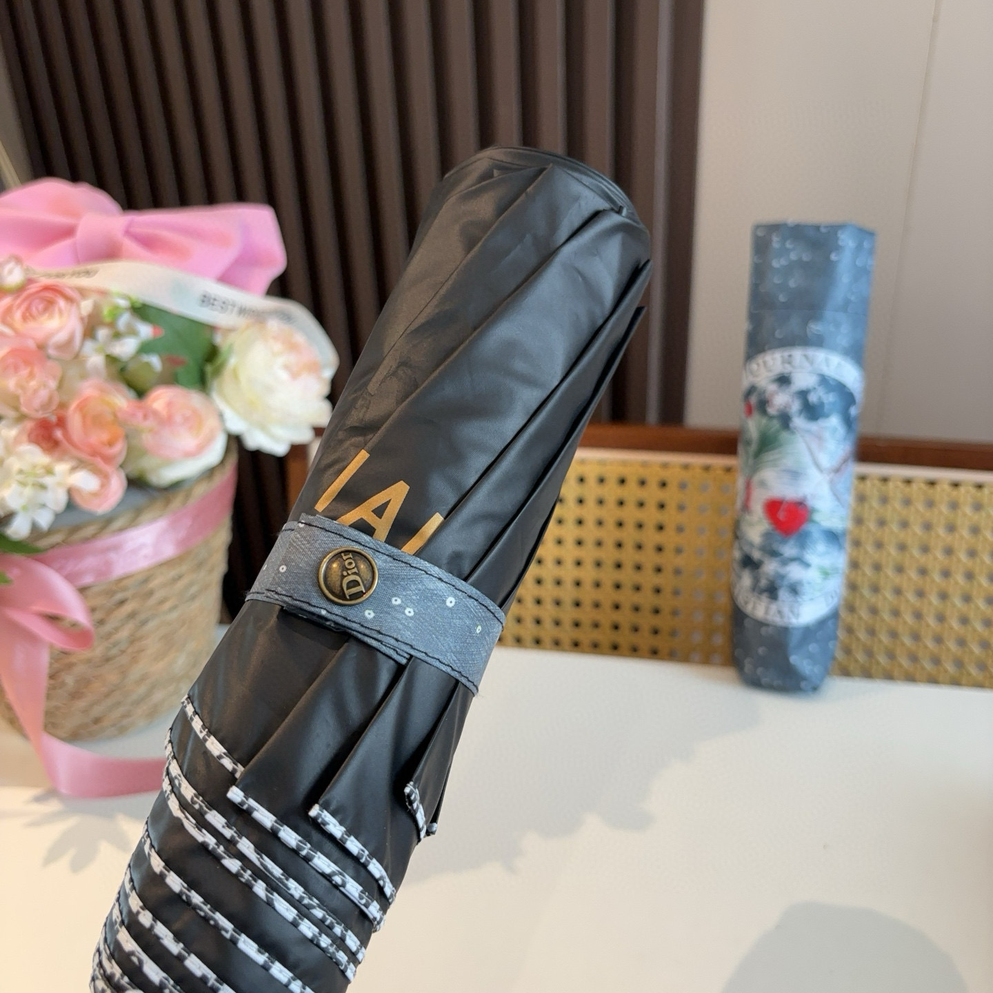  DIOR（迪奥） 星空 三折自动折叠晴雨伞  时尚原单代工品质 细节精致 看得见的品质 打破一成不变 
