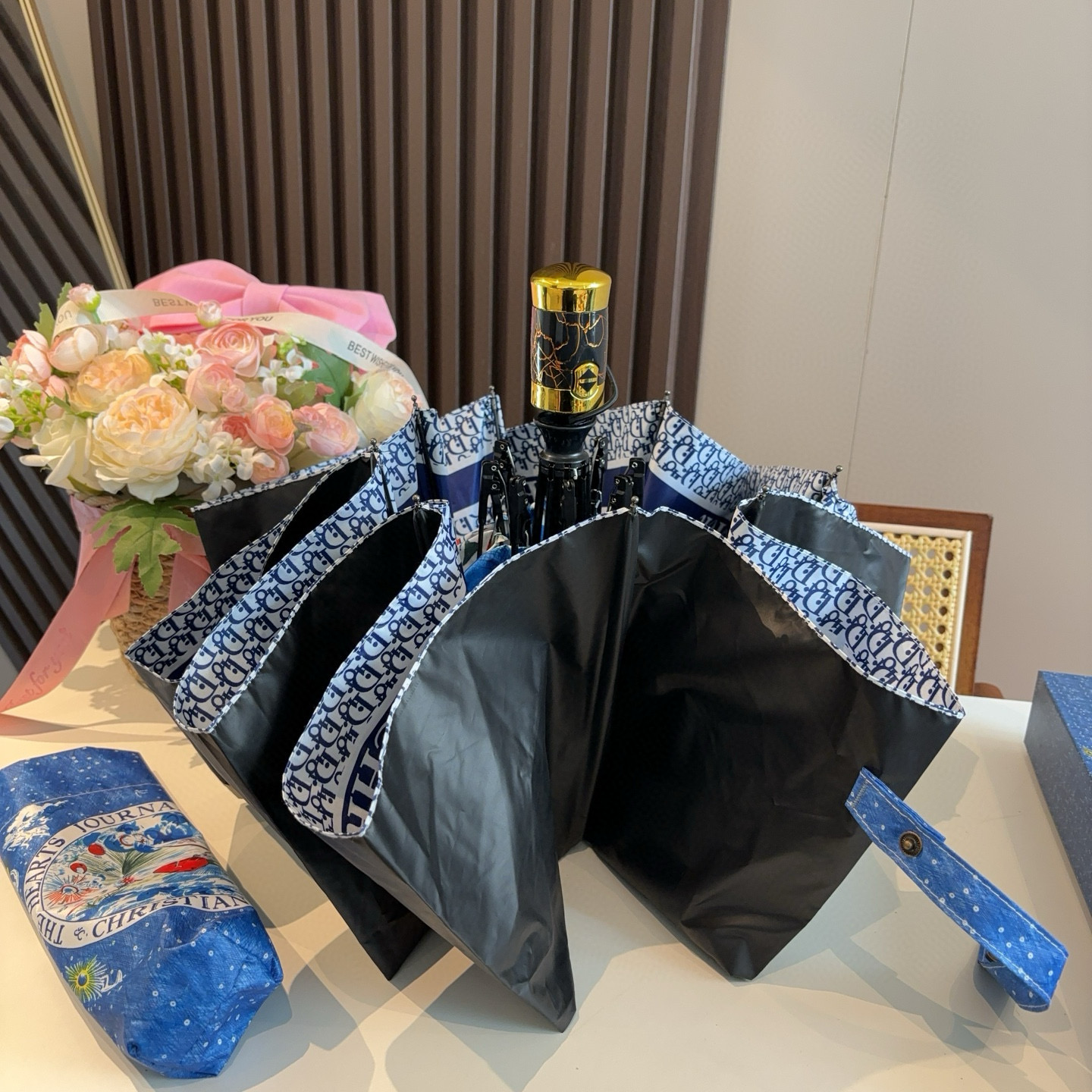  DIOR（迪奥） 星空 三折自动折叠晴雨伞  时尚原单代工品质 细节精致 看得见的品质 打破一成不变 