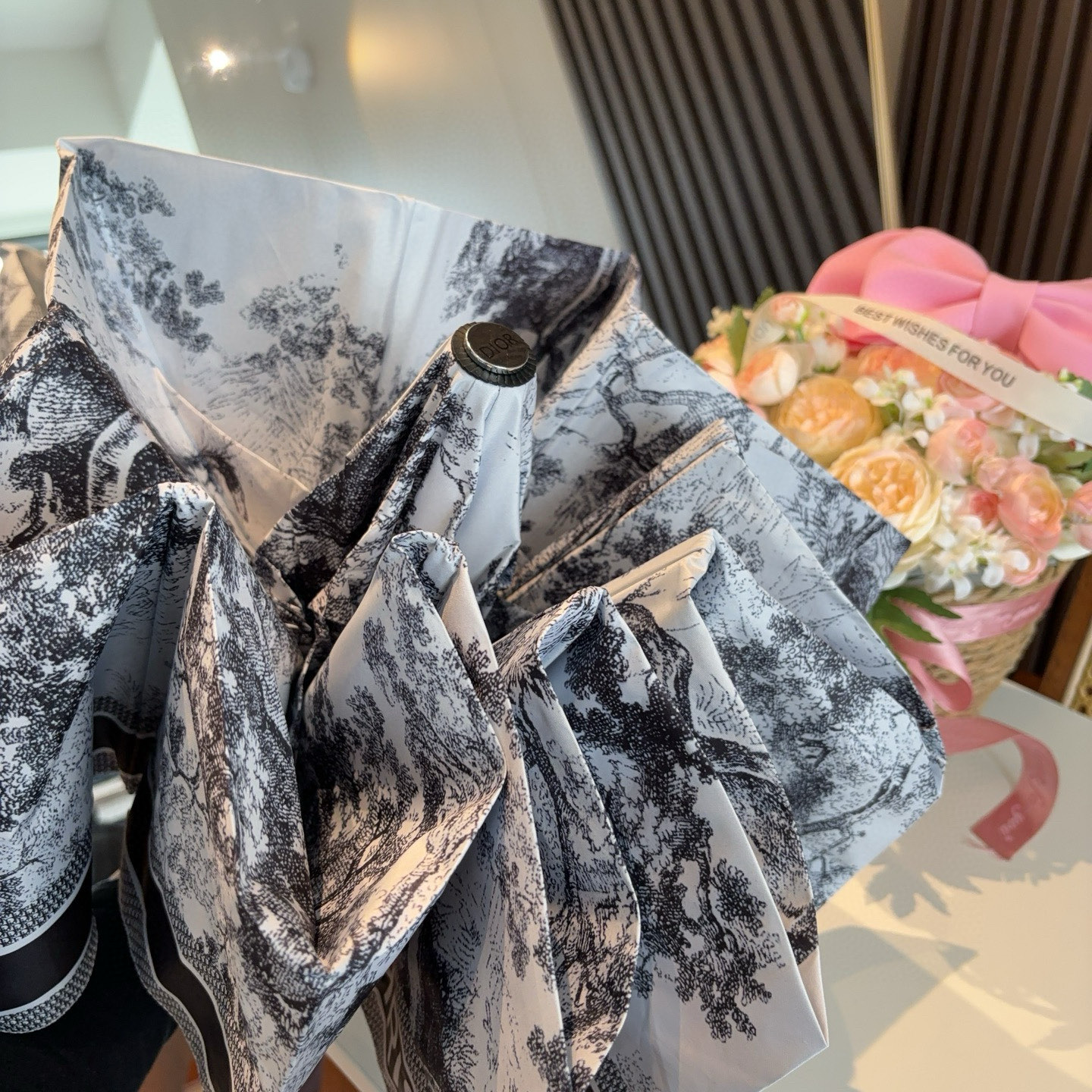  DIOR（迪奥） 动物世界 三折自动折叠晴雨伞  时尚原单代工品质 细节精致 看得见的品质 打破一成不