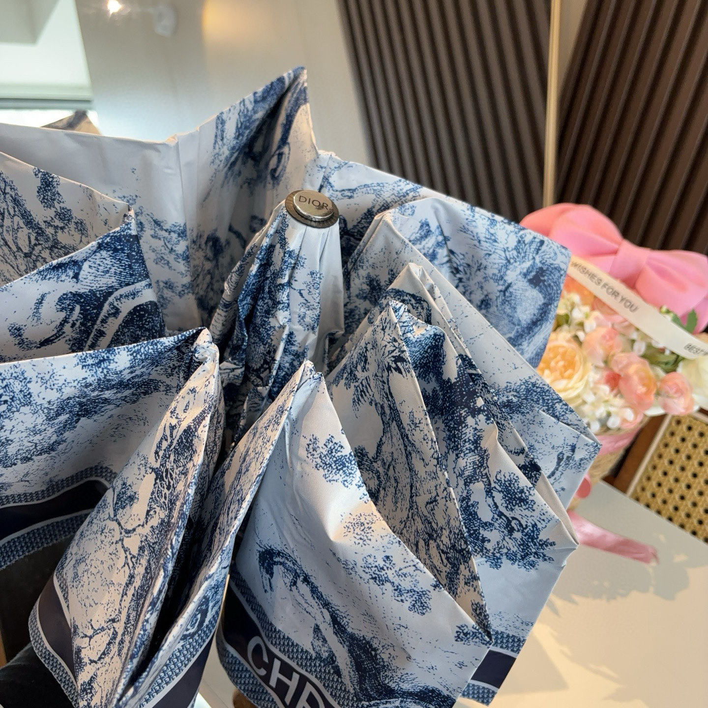  DIOR（迪奥） 动物世界 三折自动折叠晴雨伞  时尚原单代工品质 细节精致 看得见的品质 打破一成不