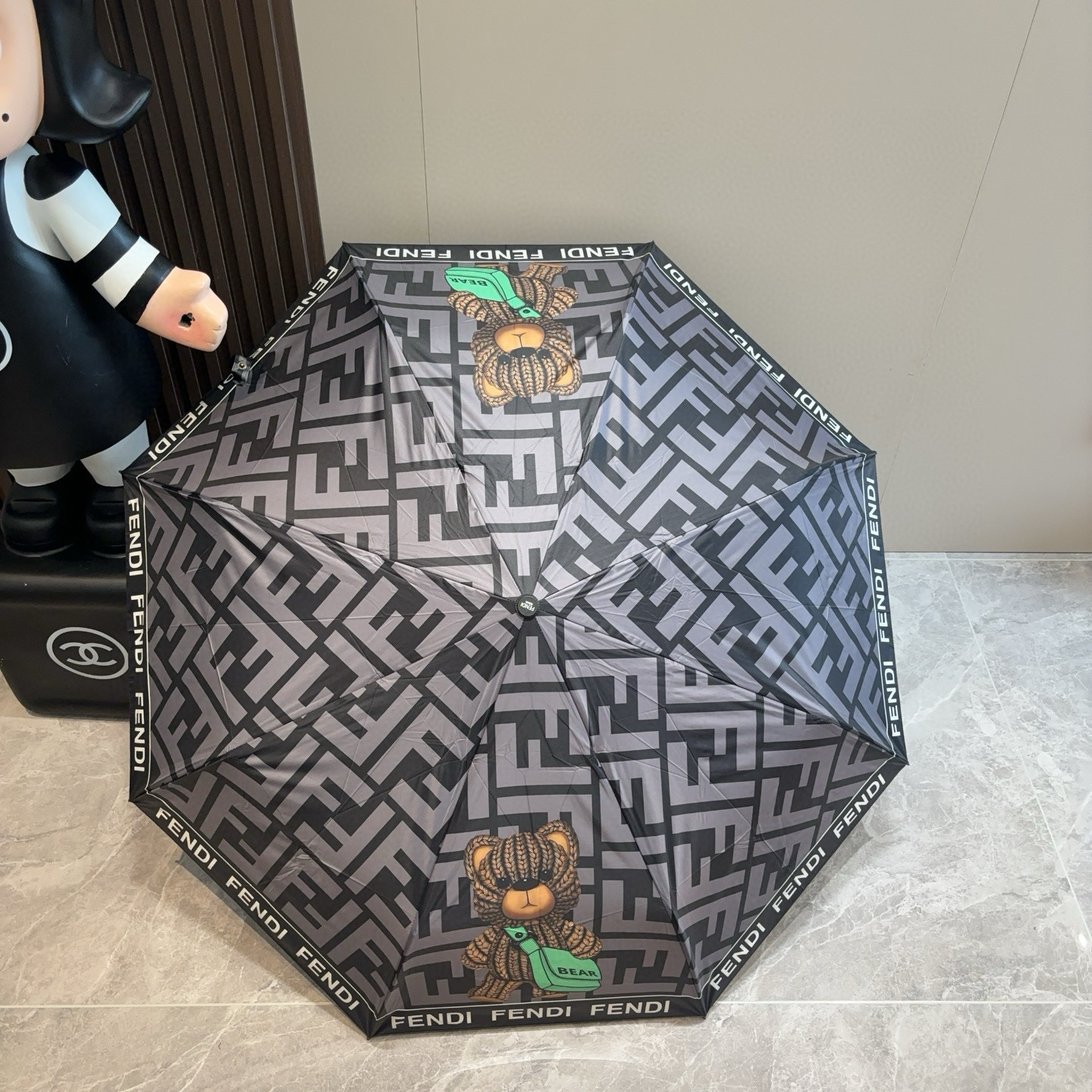 FENDI（芬迪）三折自动折叠晴雨伞 年度最新火爆单品  原单代工级品质 第一代210T碰击布防嗮拒水