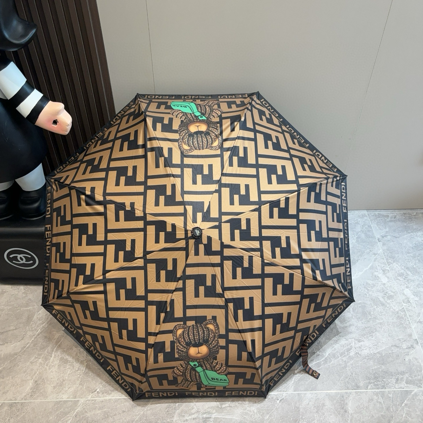  FENDI（芬迪）三折自动折叠晴雨伞 年度最新火爆单品  原单代工级品质 第一代210T碰击布防嗮拒水