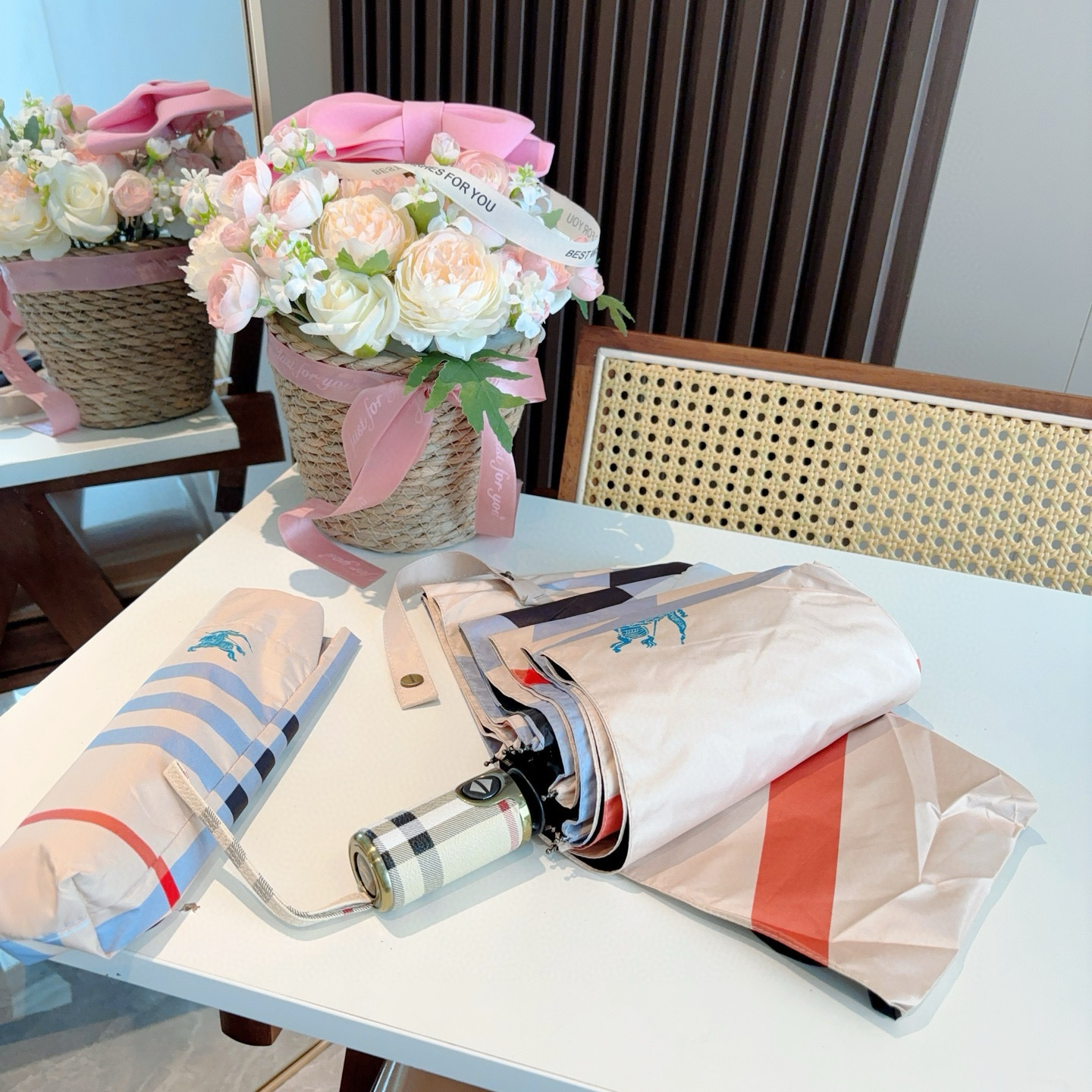  BURBERRY（巴宝莉） 三折自动折叠晴雨伞 年度巅峰之作 经典 高雅 时髦 这就是被称为英国BUR