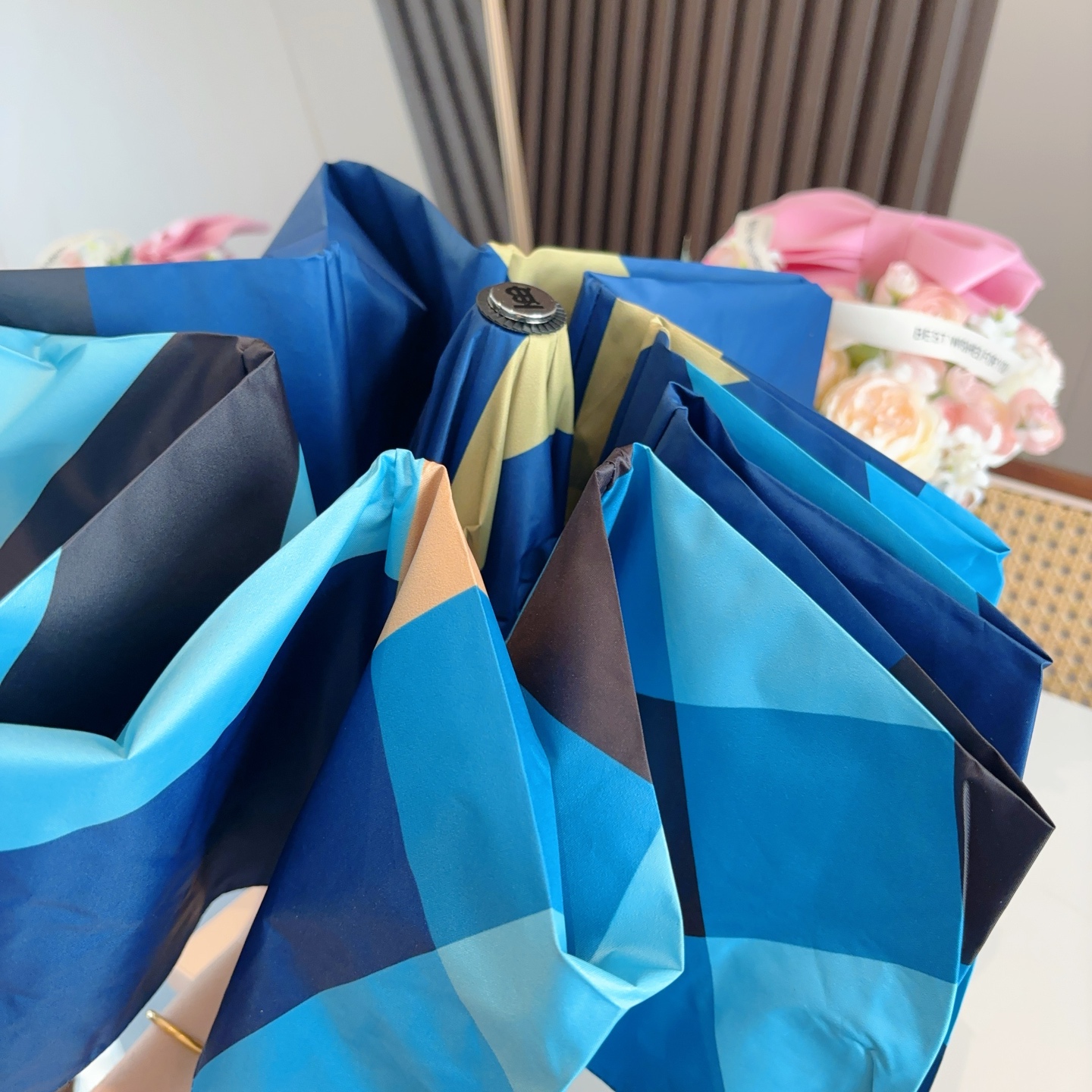  BURBERRY（巴宝莉） 三折自动折叠晴雨伞 年度巅峰之作 经典 高雅 时髦 这就是被称为英国BUR