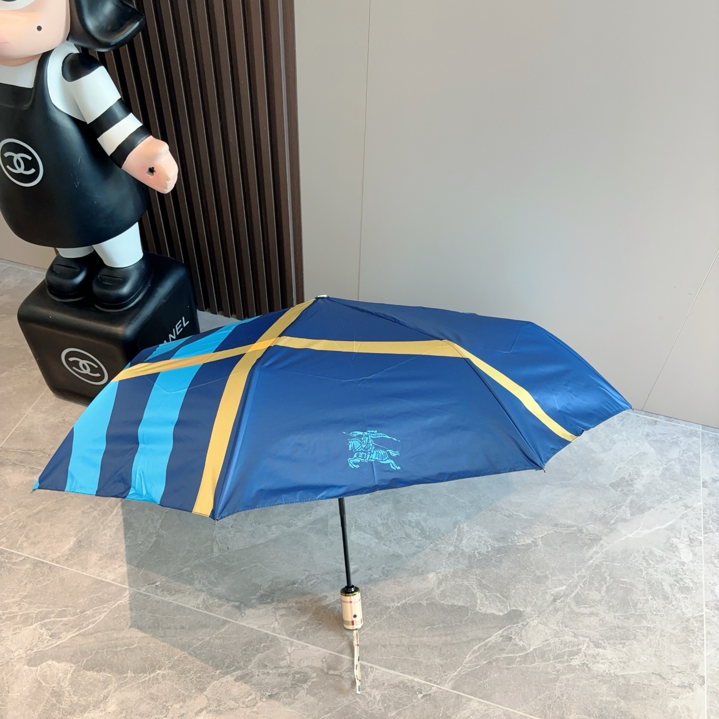  BURBERRY（巴宝莉） 三折自动折叠晴雨伞 年度巅峰之作 经典 高雅 时髦 这就是被称为英国BUR