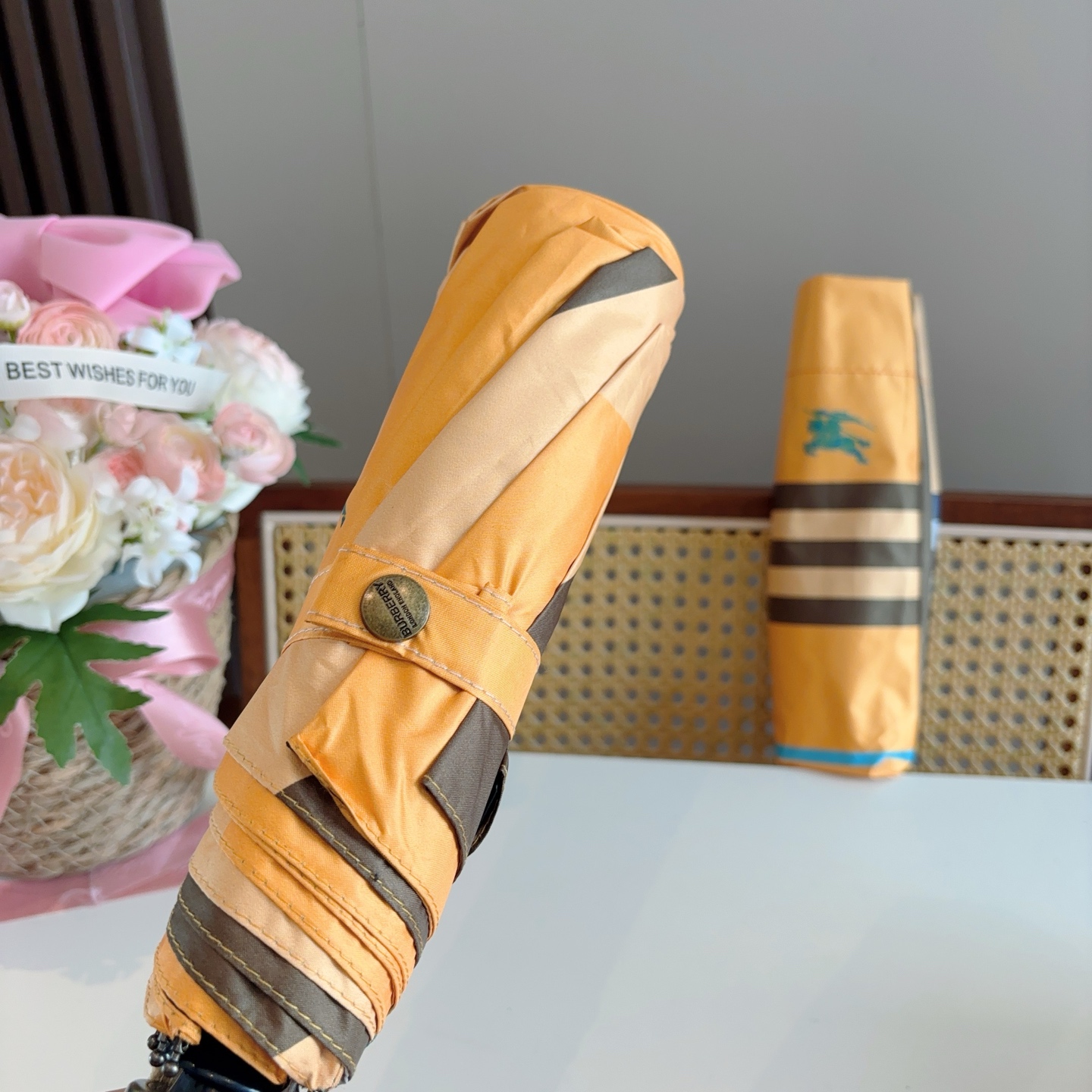  BURBERRY（巴宝莉） 三折自动折叠晴雨伞 年度巅峰之作 经典 高雅 时髦 这就是被称为英国BUR