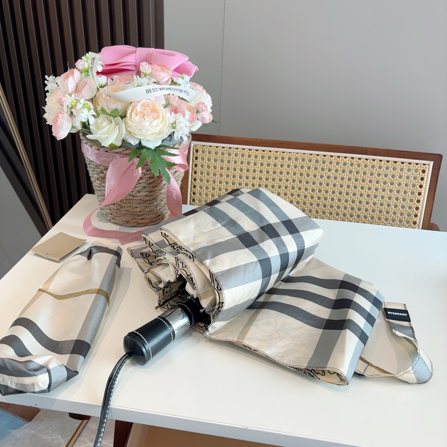  BURBERRY（巴宝莉） 三折自动折叠晴雨伞 年度巅峰之作 经典 高雅 时髦 这就是被称为英国BUR
