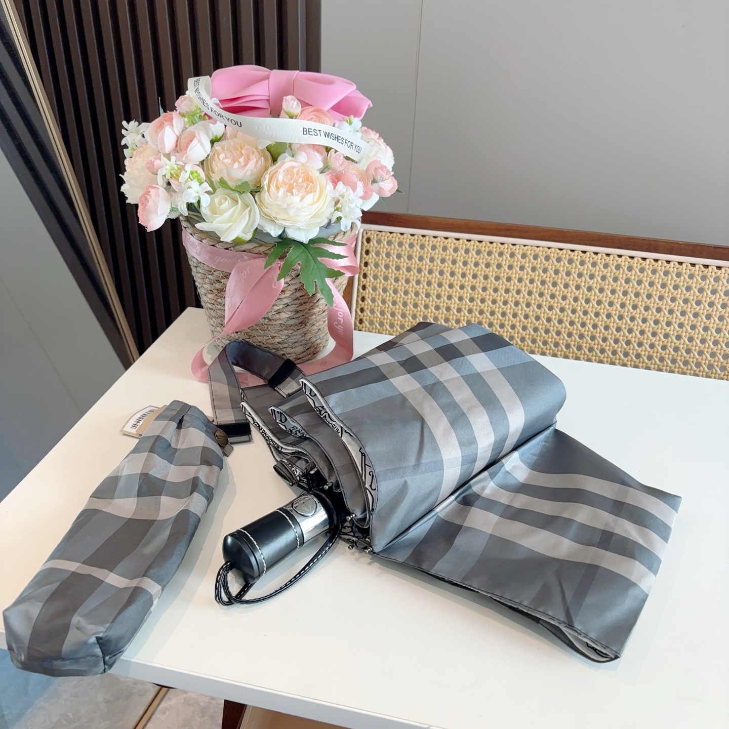  BURBERRY（巴宝莉） 三折自动折叠晴雨伞 年度巅峰之作 经典 高雅 时髦 这就是被称为英国BUR