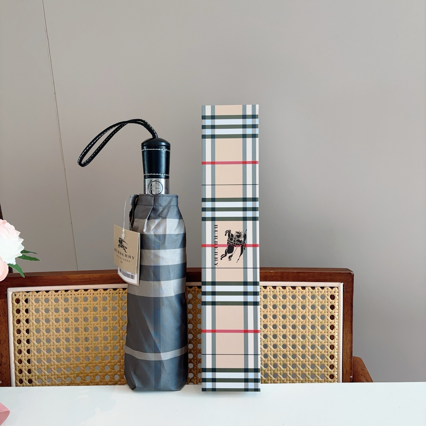 BURBERRY（巴宝莉） 三折自动折叠晴雨伞 年度巅峰之作 经典 高雅 时髦 这就是被称为英国BUR