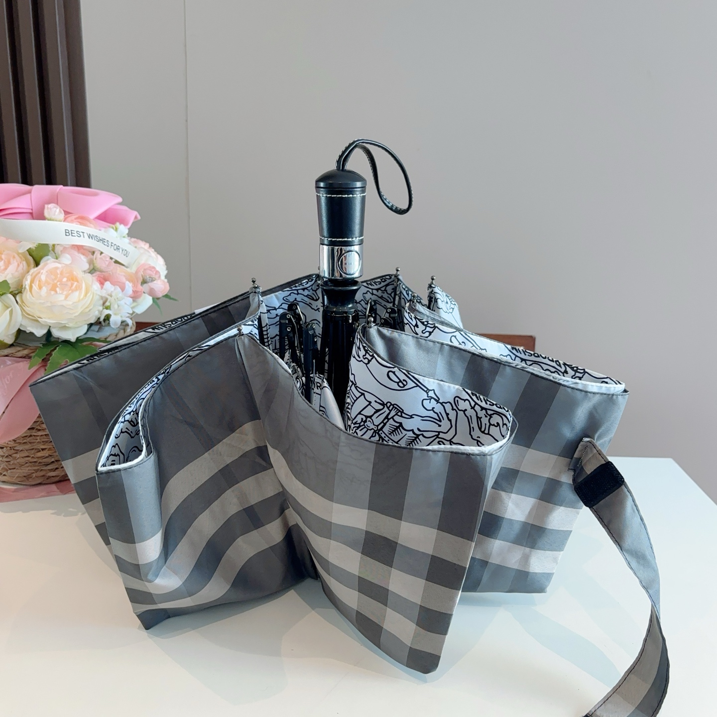  BURBERRY（巴宝莉） 三折自动折叠晴雨伞 年度巅峰之作 经典 高雅 时髦 这就是被称为英国BUR