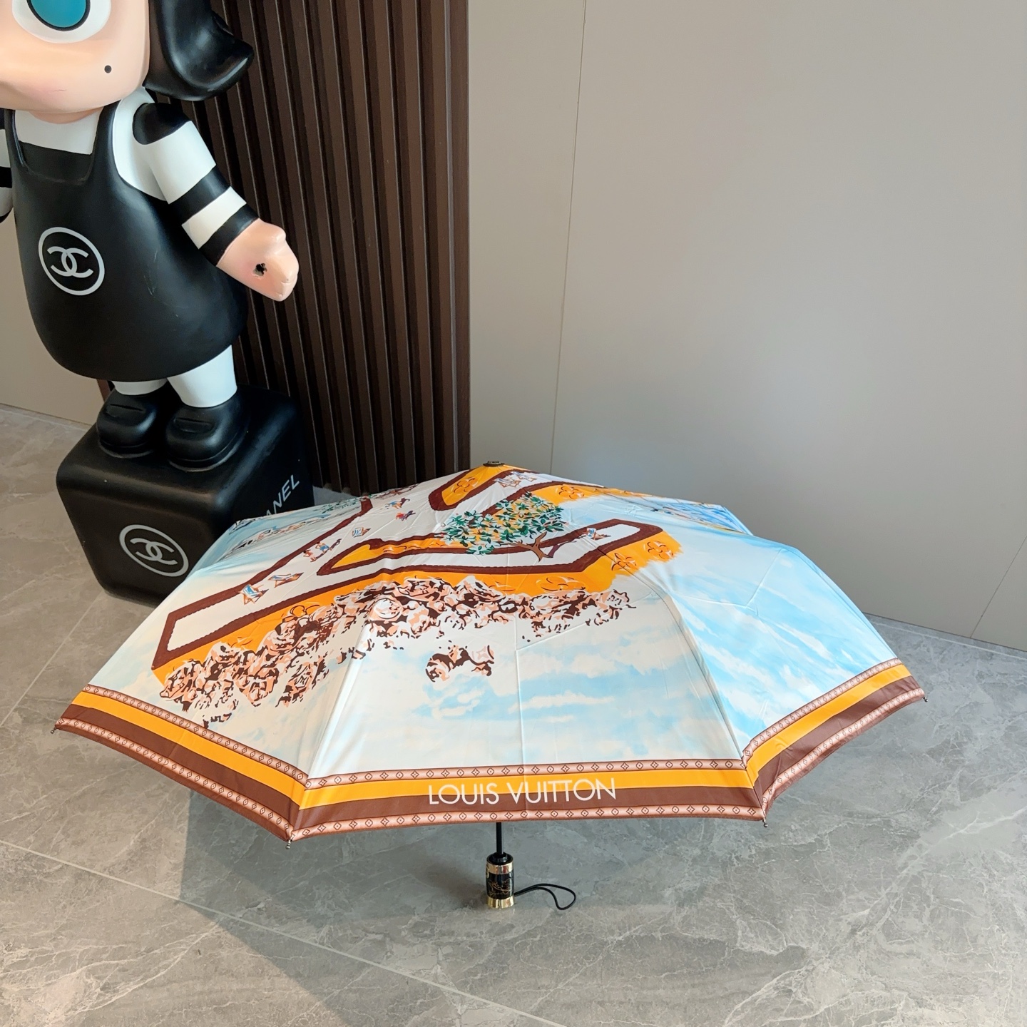 LOUIS VUITTON （路易威登）logo提花 三折自动折叠晴雨伞 新涂层技术深色伞面 拥有令人惊