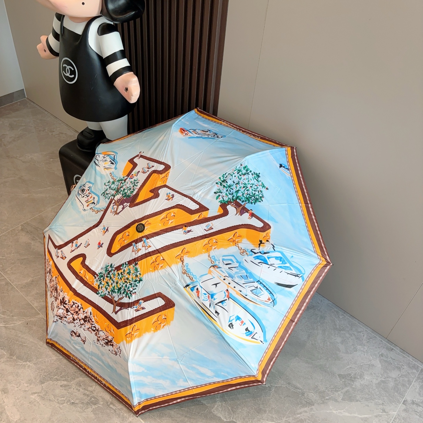LOUIS VUITTON （路易威登）logo提花 三折自动折叠晴雨伞 新涂层技术深色伞面 拥有令人惊