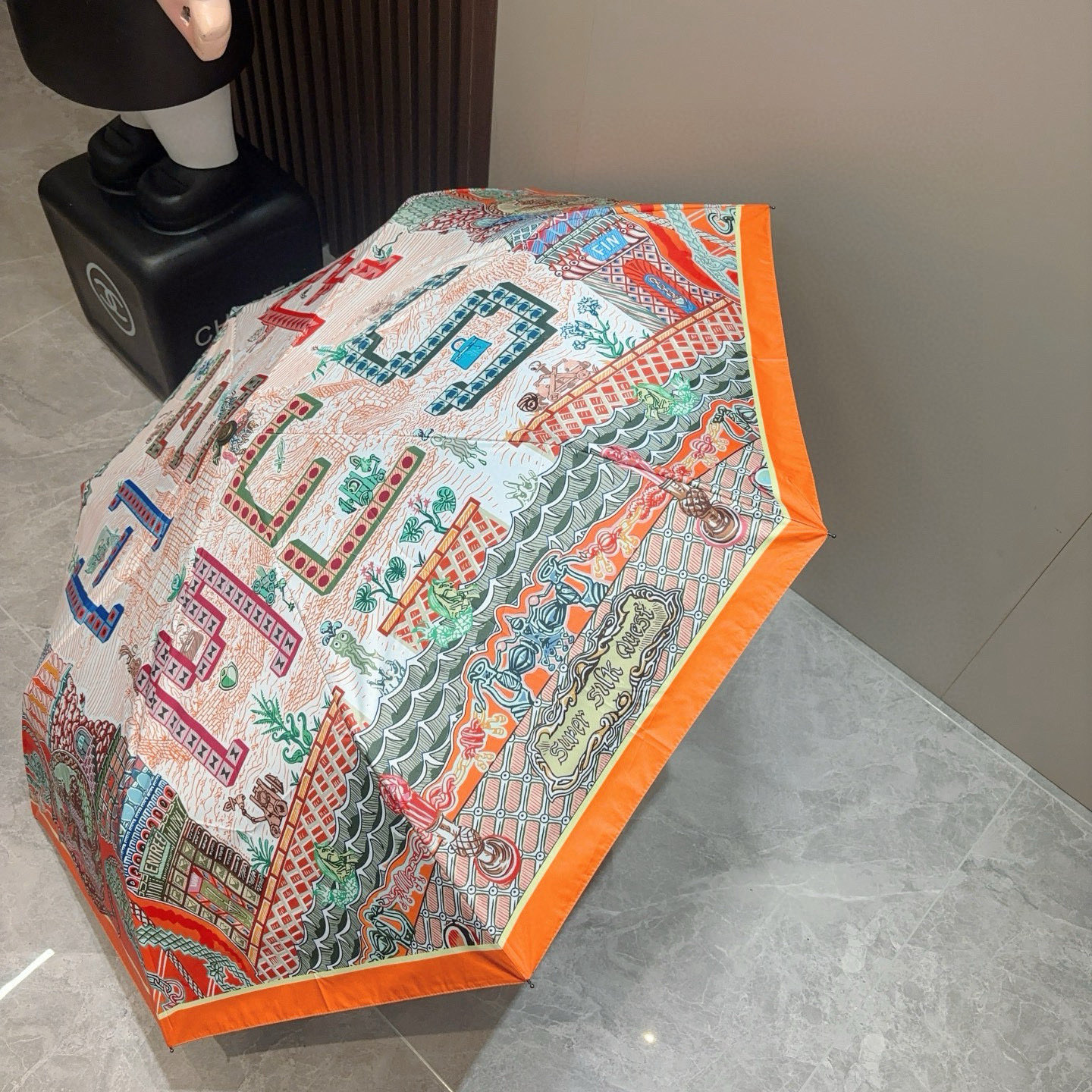 爱马仕（Hermès）   新款 极品H家三折自动伞重磅呈现 以其精湛的工艺技术和源源不断的想像力 新涂