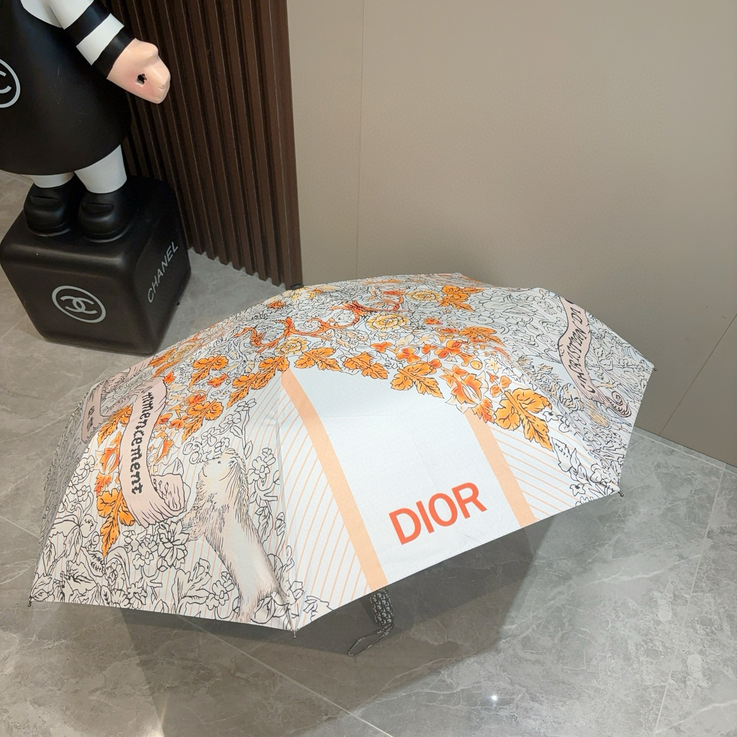  DIOR（迪奥）三折自动折叠晴雨伞  时尚原单代工品质 细节精致 看得见的品质 打破一成不变 色泽纯正