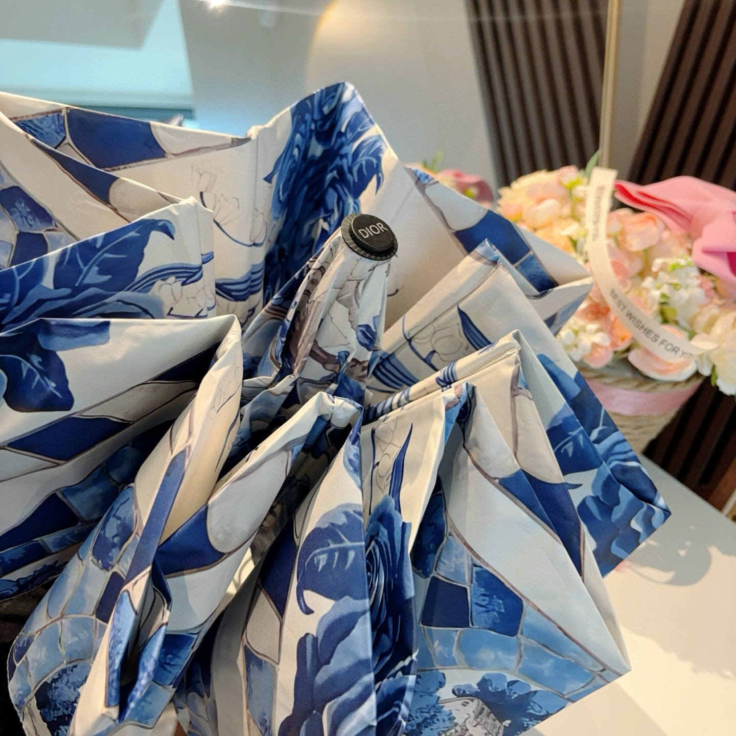  DIOR（迪奥）三折自动折叠晴雨伞  时尚原单代工品质 细节精致 看得见的品质 打破一成不变 色泽纯正