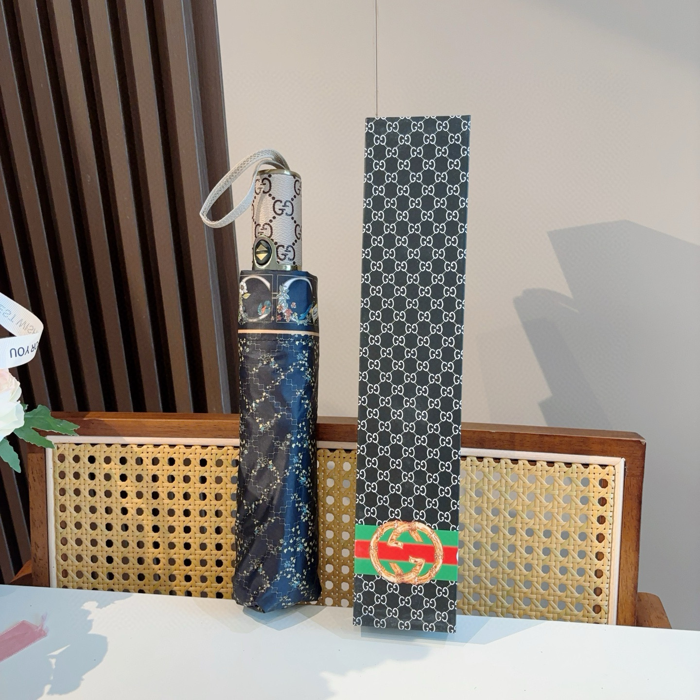  GUCCI古奇 三折自动折叠晴雨伞  时尚原单代工品质 细节精致 看得见的品质 打破一成不变 色泽纯正