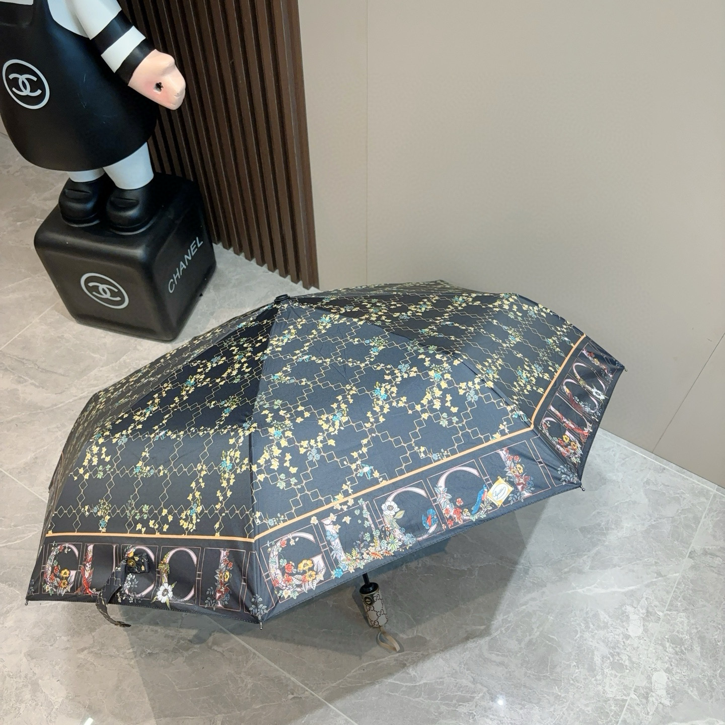  GUCCI古奇 三折自动折叠晴雨伞  时尚原单代工品质 细节精致 看得见的品质 打破一成不变 色泽纯正