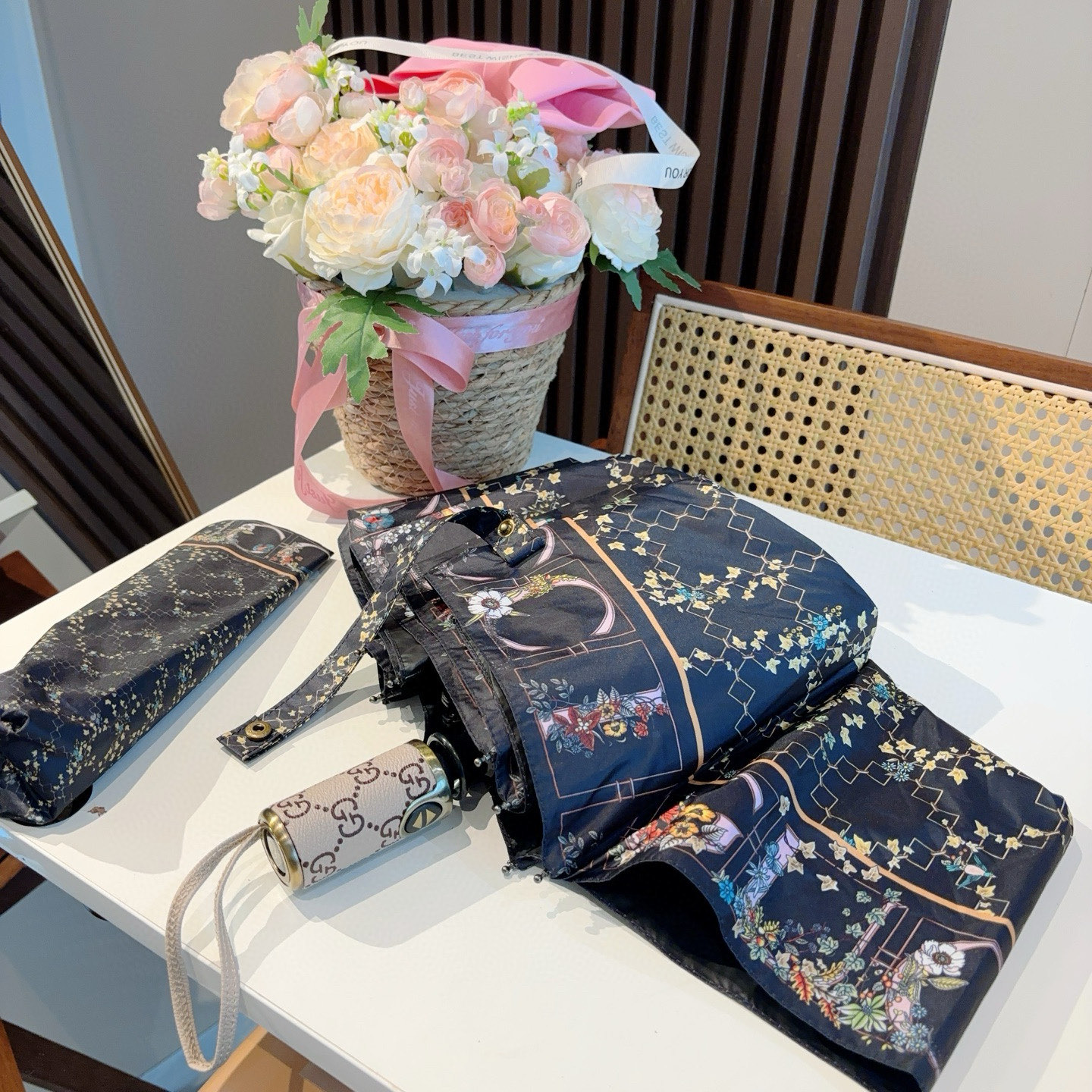  GUCCI古奇 三折自动折叠晴雨伞  时尚原单代工品质 细节精致 看得见的品质 打破一成不变 色泽纯正