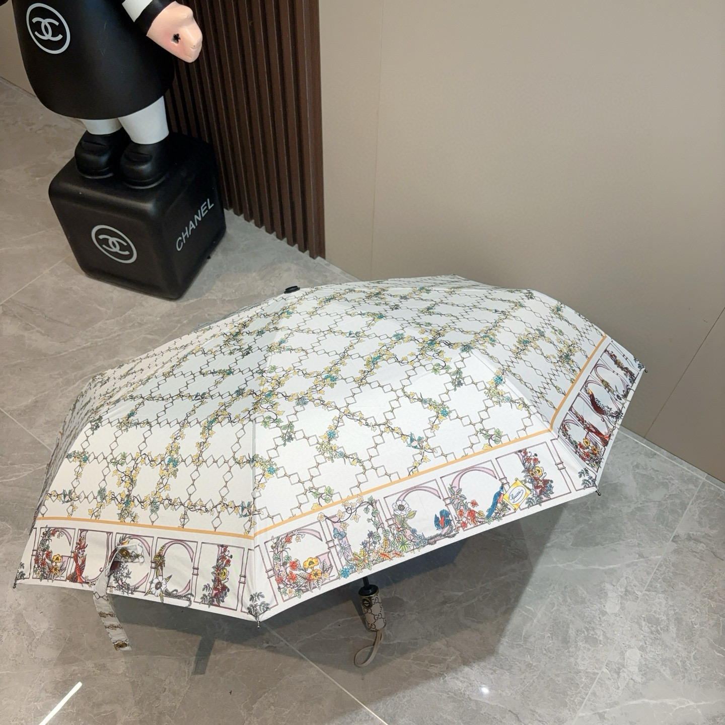  GUCCI古奇 三折自动折叠晴雨伞  时尚原单代工品质 细节精致 看得见的品质 打破一成不变 色泽纯正