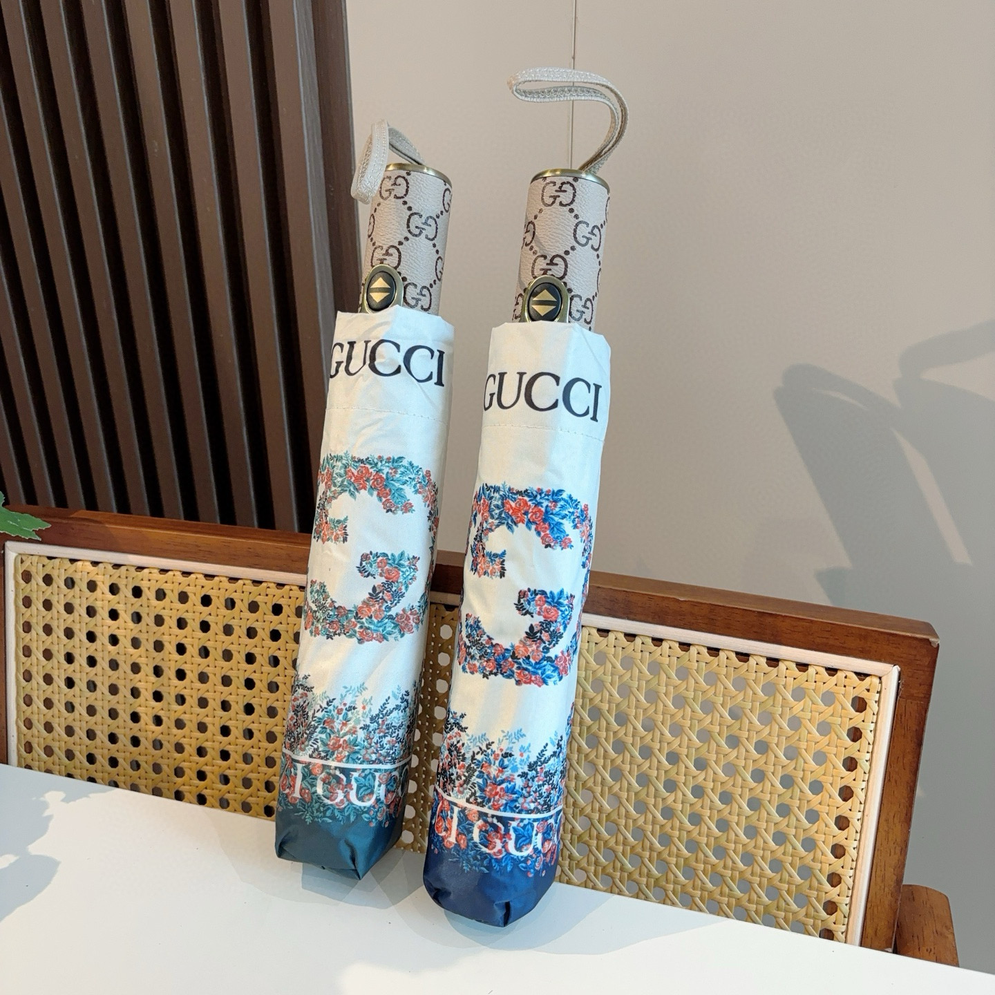  GUCCI古奇 三折自动折叠晴雨伞  时尚原单代工品质 细节精致 看得见的品质 打破一成不变 色泽纯正