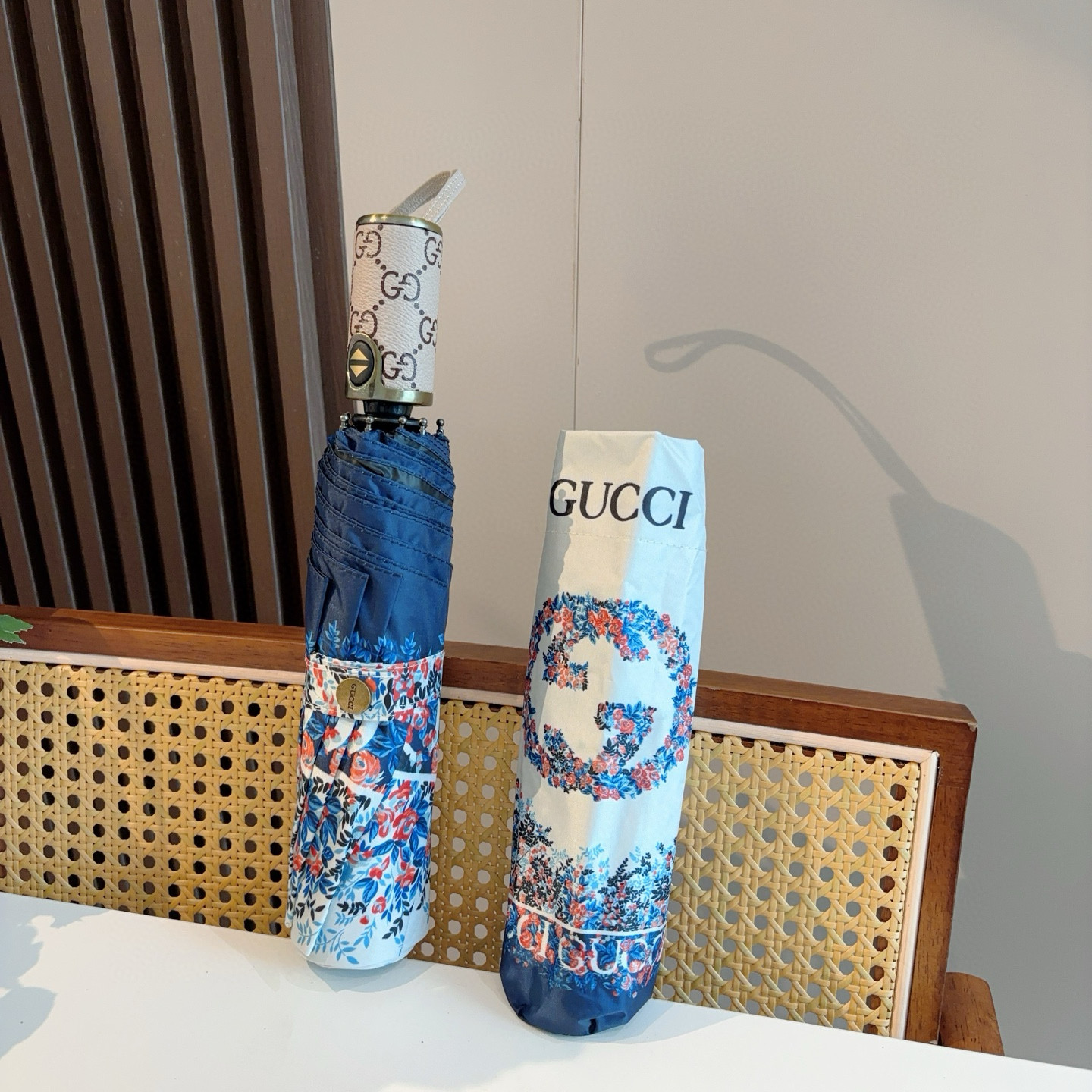  GUCCI古奇 三折自动折叠晴雨伞  时尚原单代工品质 细节精致 看得见的品质 打破一成不变 色泽纯正
