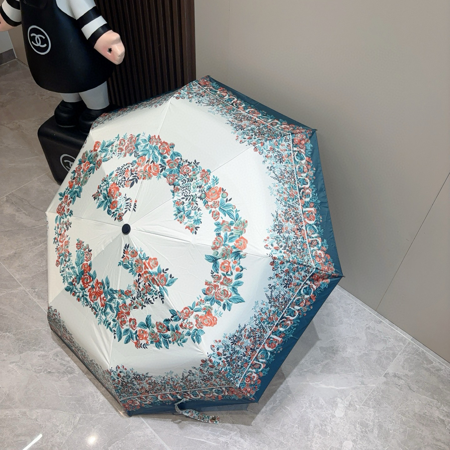  GUCCI古奇 三折自动折叠晴雨伞  时尚原单代工品质 细节精致 看得见的品质 打破一成不变 色泽纯正