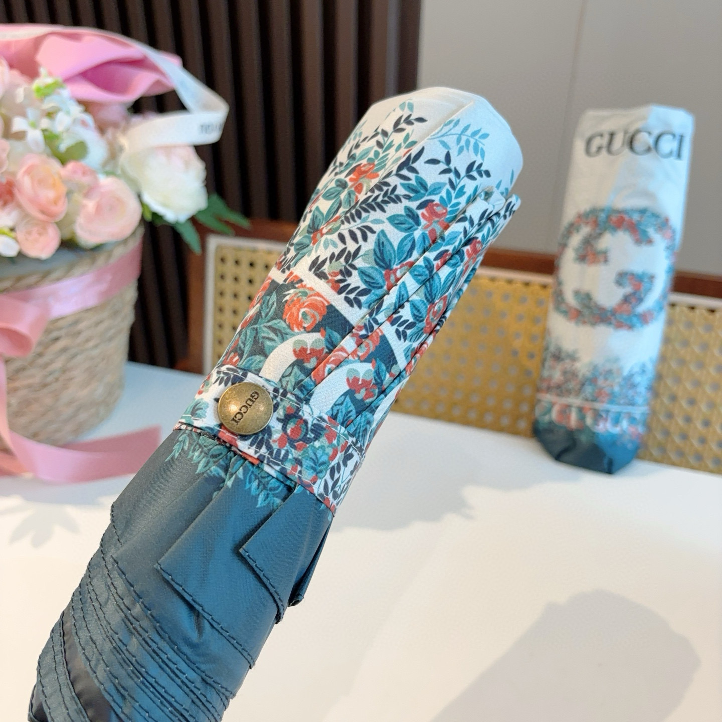  GUCCI古奇 三折自动折叠晴雨伞  时尚原单代工品质 细节精致 看得见的品质 打破一成不变 色泽纯正