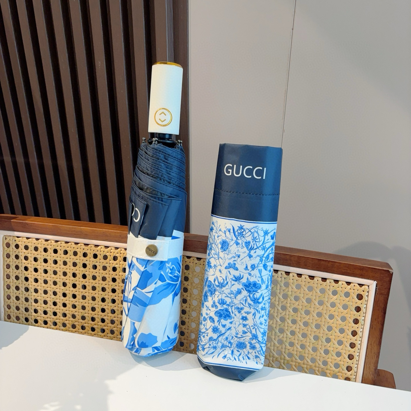  GUCCI古奇 三折自动折叠晴雨伞  时尚原单代工品质 细节精致 看得见的品质 打破一成不变 色泽纯正