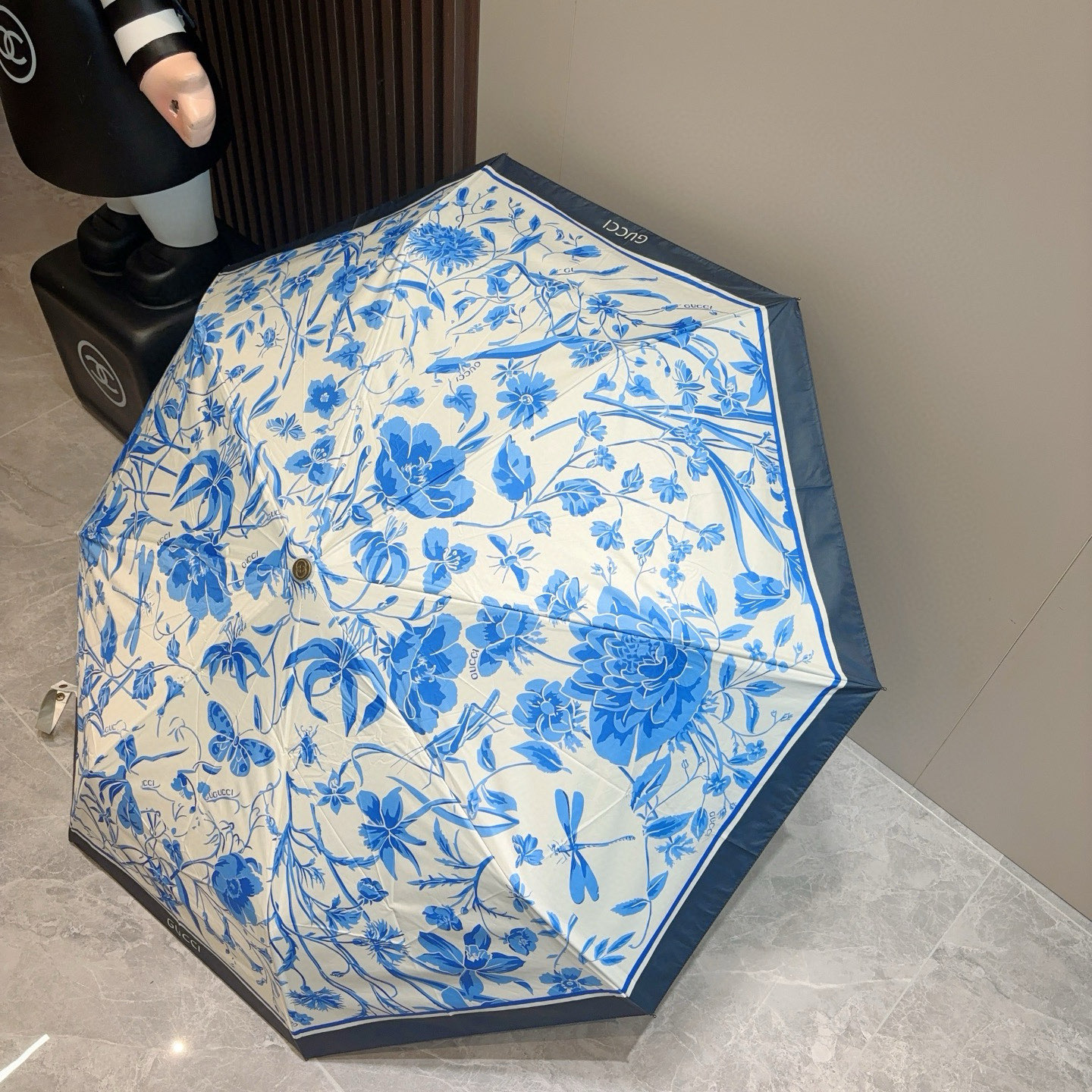  GUCCI古奇 三折自动折叠晴雨伞  时尚原单代工品质 细节精致 看得见的品质 打破一成不变 色泽纯正