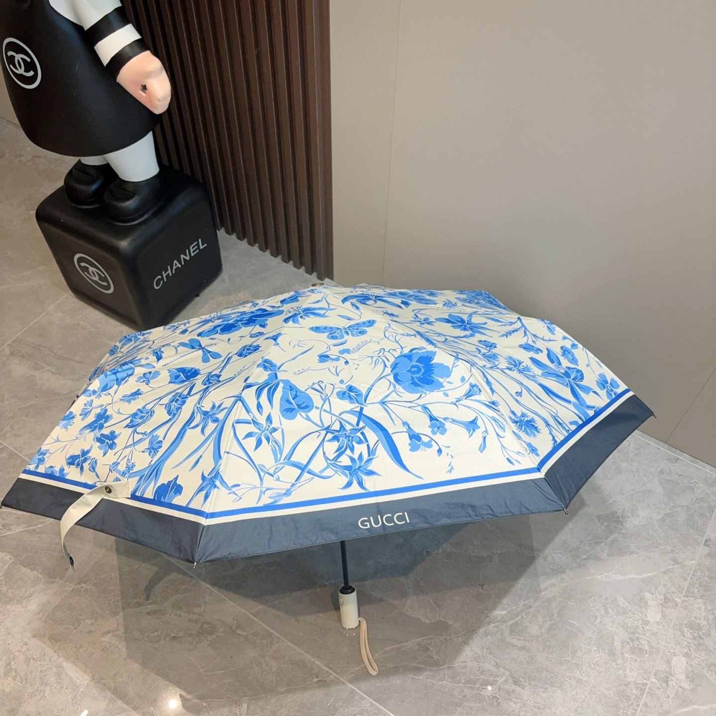  GUCCI古奇 三折自动折叠晴雨伞  时尚原单代工品质 细节精致 看得见的品质 打破一成不变 色泽纯正