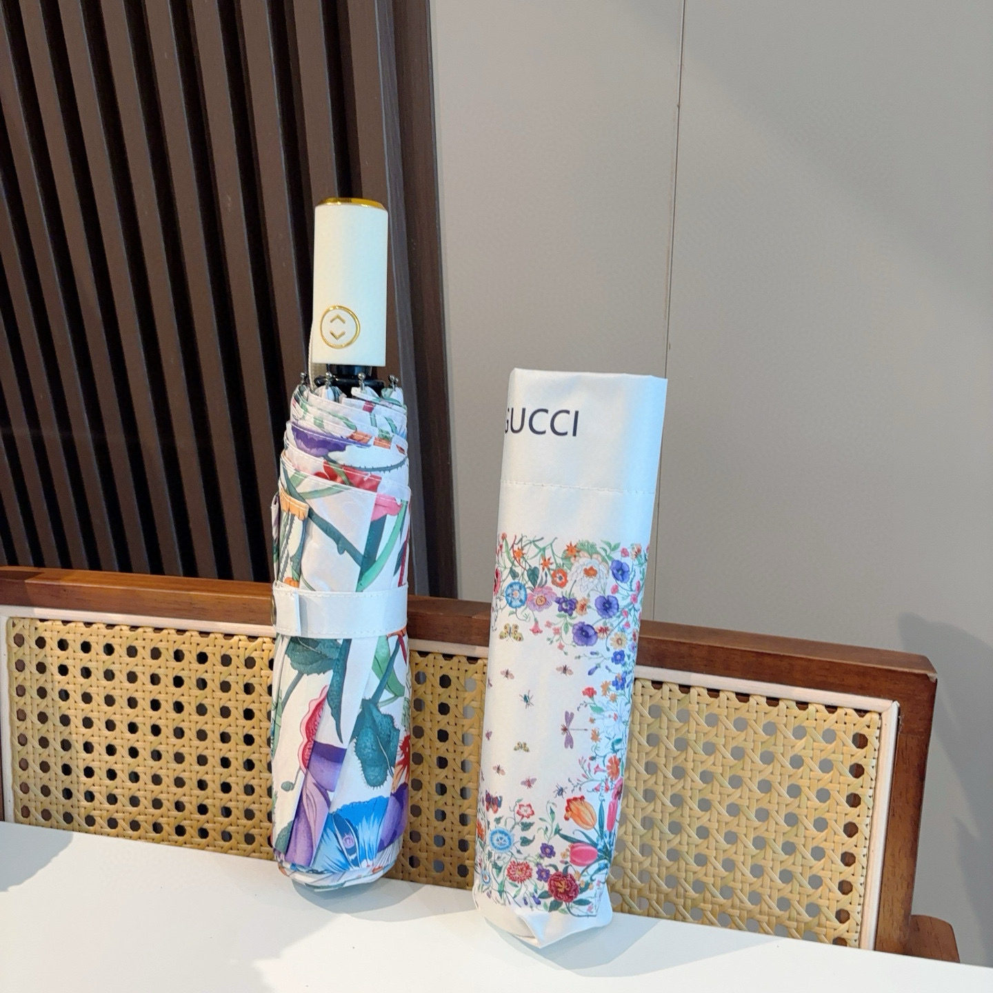  GUCCI古奇 三折自动折叠晴雨伞  时尚原单代工品质 细节精致 看得见的品质 打破一成不变 色泽纯正