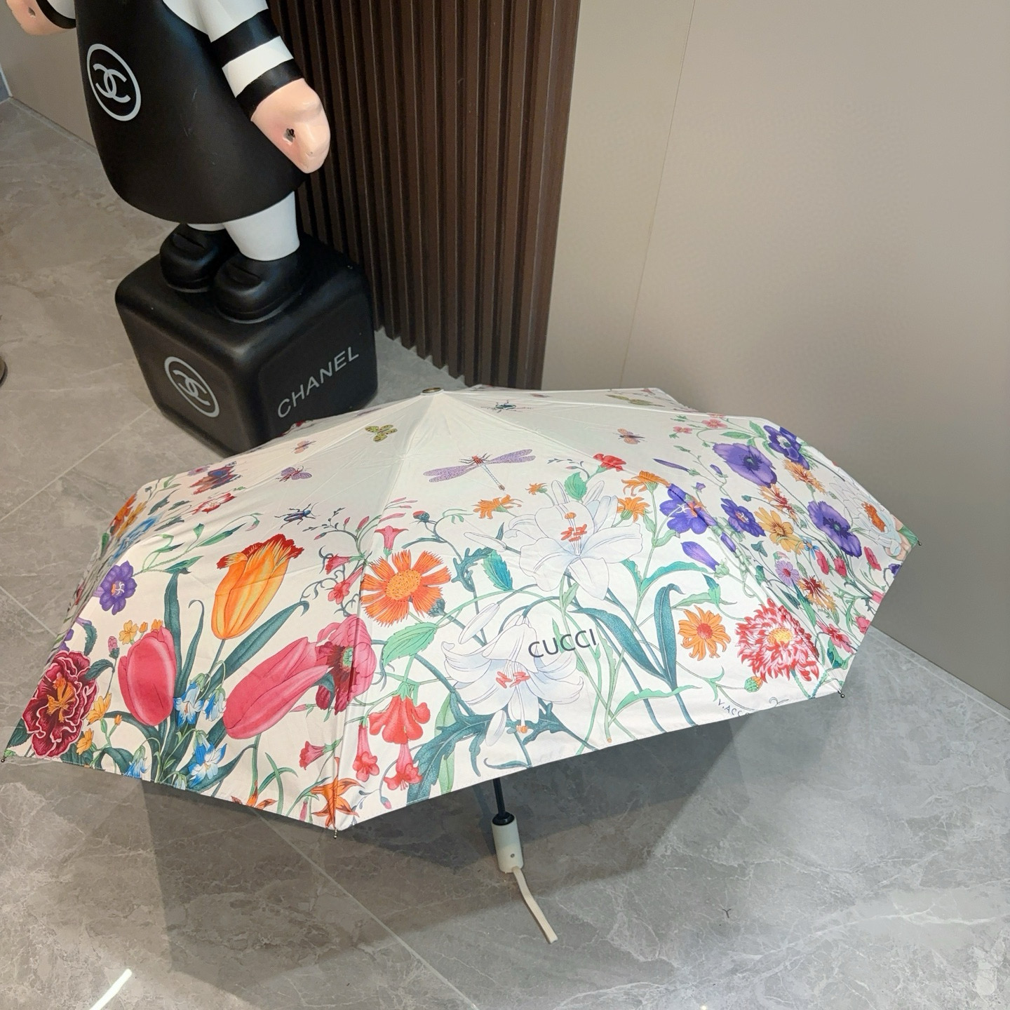  GUCCI古奇 三折自动折叠晴雨伞  时尚原单代工品质 细节精致 看得见的品质 打破一成不变 色泽纯正