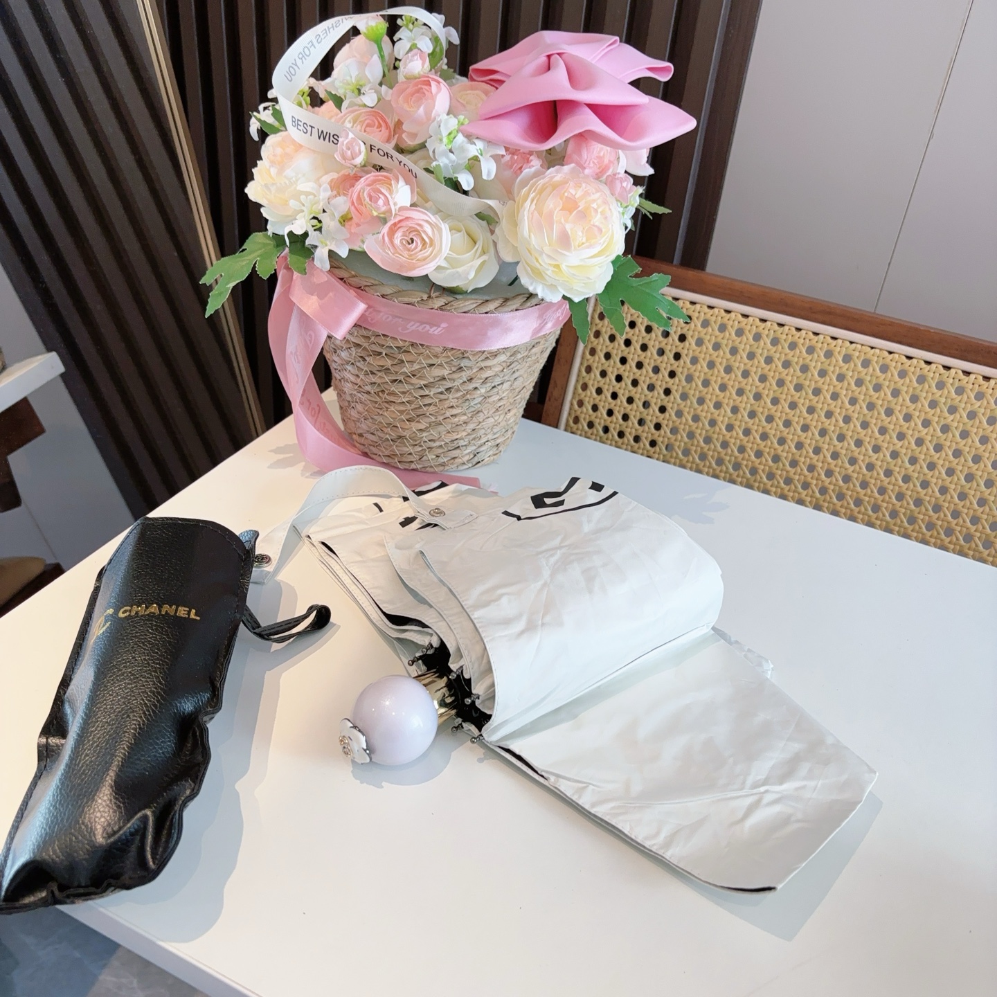  CHANEL（香奈儿）珍珠手柄 五折手动折叠晴雨伞 选用台湾进口UV防紫外线伞布 原单代工级品质  🌹