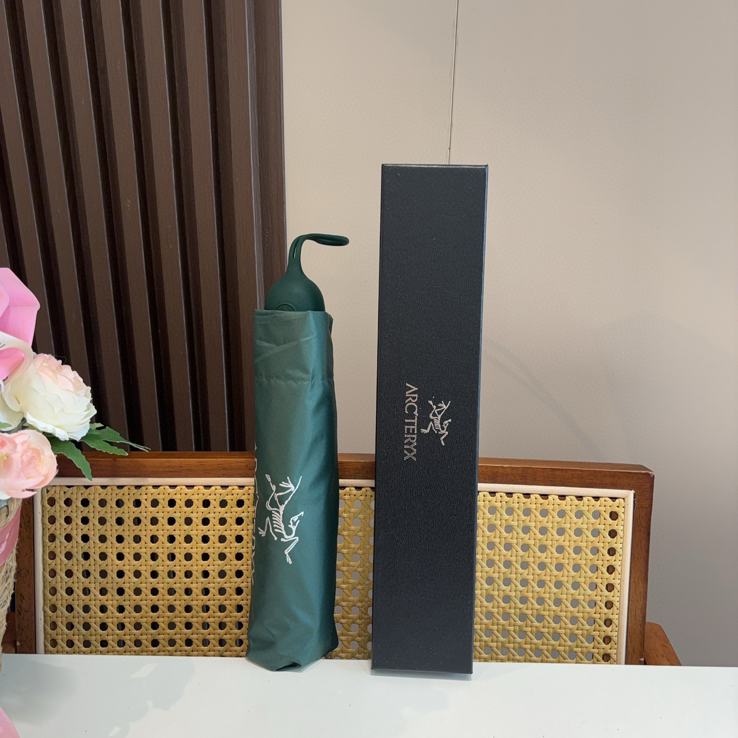  ARCTERYX（始祖鸟  ）三折自动折叠晴雨伞 新涂层技术深色伞面 拥有令人惊喜的遮光效果！3色
