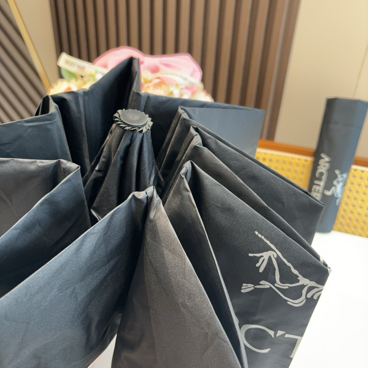  ARCTERYX（始祖鸟  ）三折自动折叠晴雨伞 新涂层技术深色伞面 拥有令人惊喜的遮光效果！3色