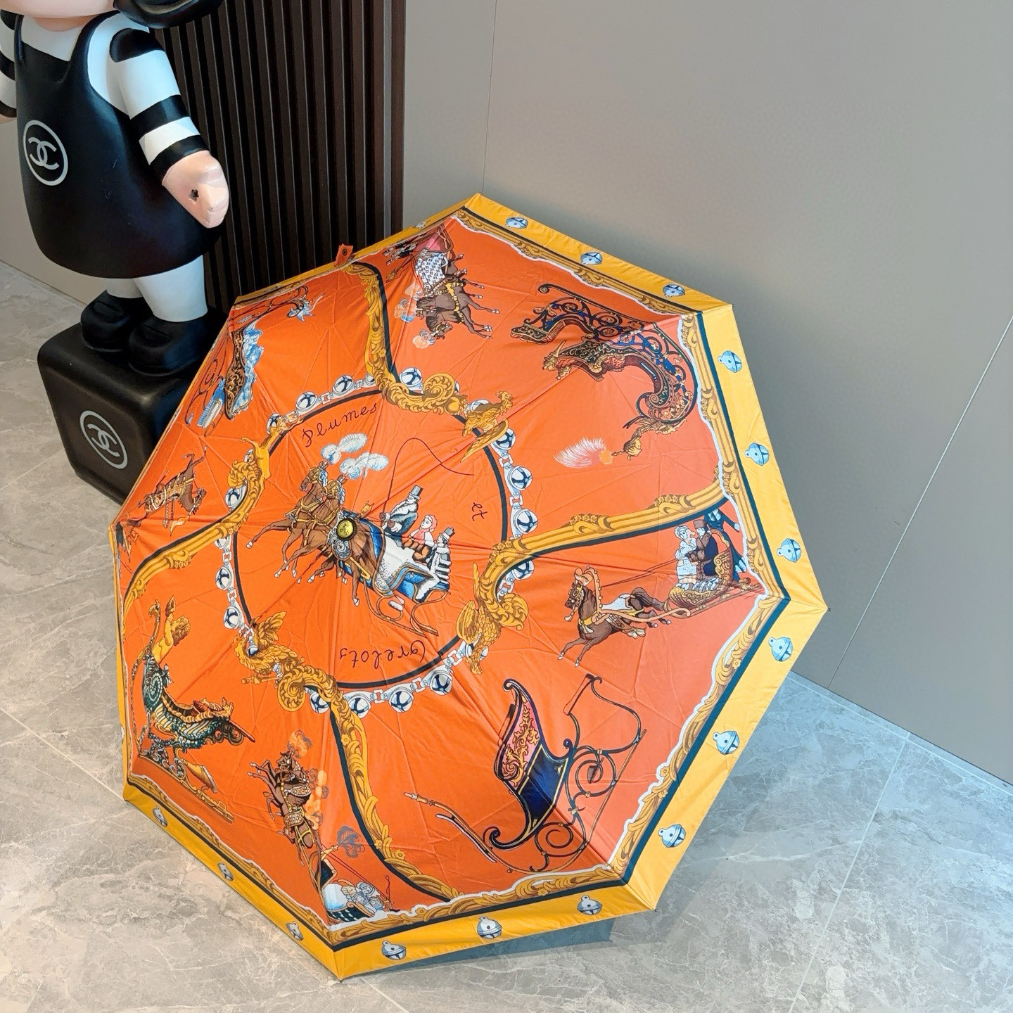 爱马仕（Hermès）   新款 极品H家三折自动伞重磅呈现 以其精湛的工艺技术和源源不断的想像力 新涂