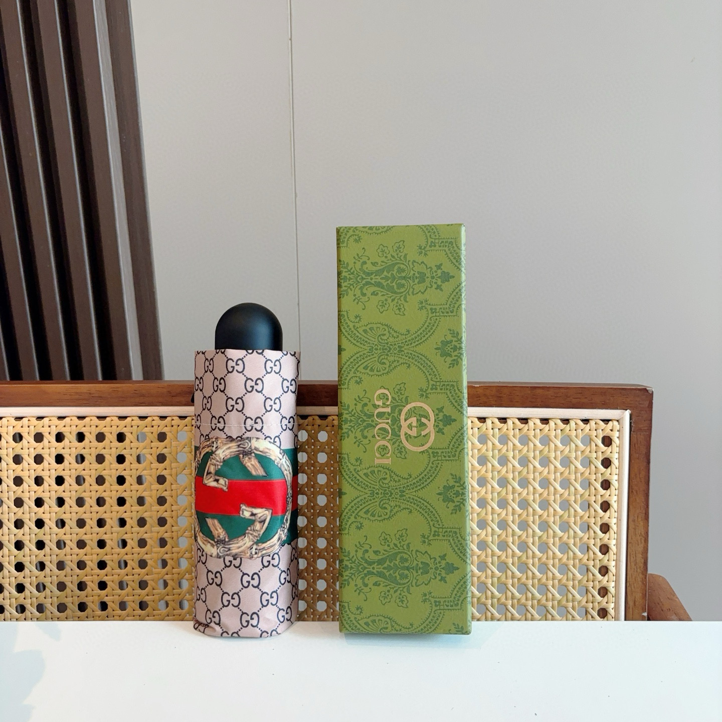 GUCCI（古奇）新款  五折手开折叠晴雨伞 选用台湾进口UV防紫外线伞布 原单代工级品质  🌹
