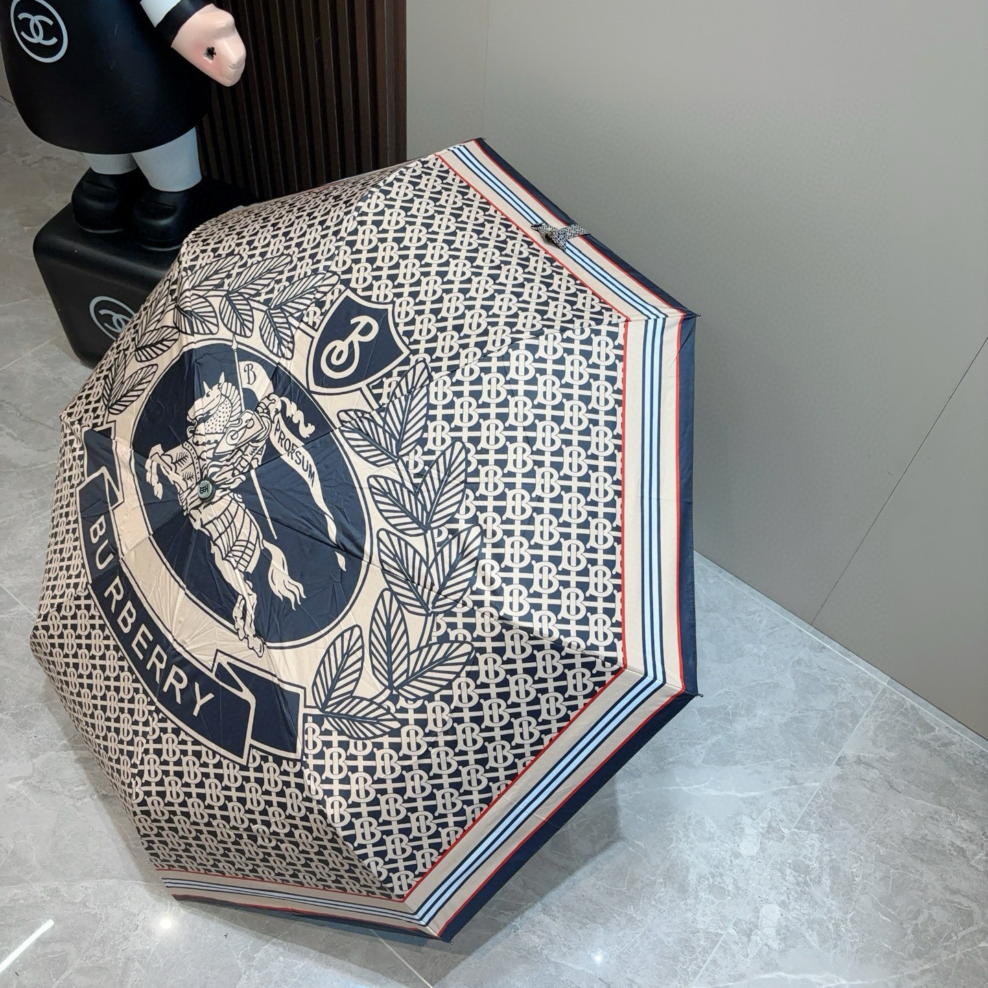  BURBERRY（巴宝莉） 三折自动折叠晴雨伞 年度巅峰之作 经典 高雅 时髦 这就是被称为英国BUR