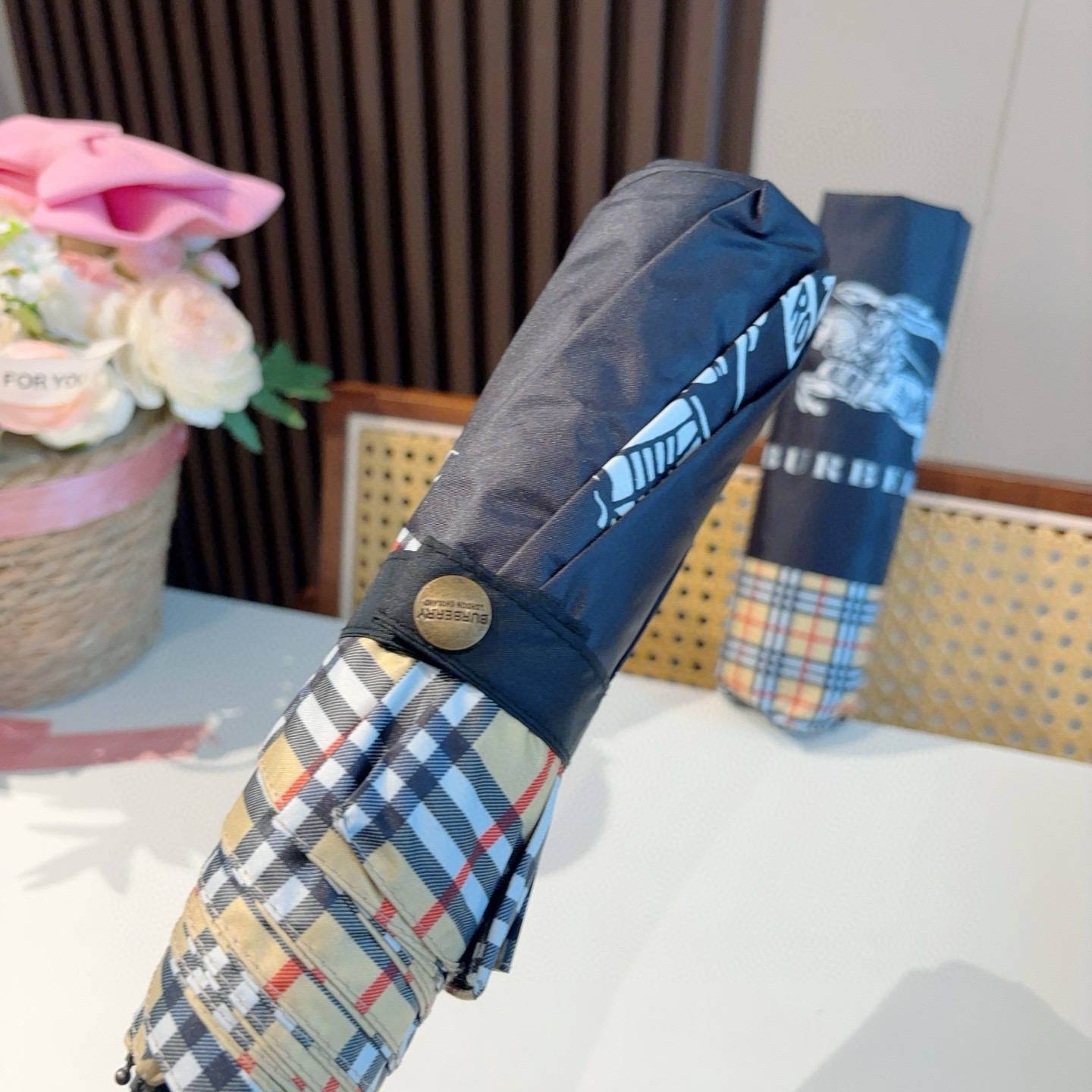  BURBERRY（巴宝莉） 三折自动折叠晴雨伞 年度巅峰之作 经典 高雅 时髦 这就是被称为英国BUR
