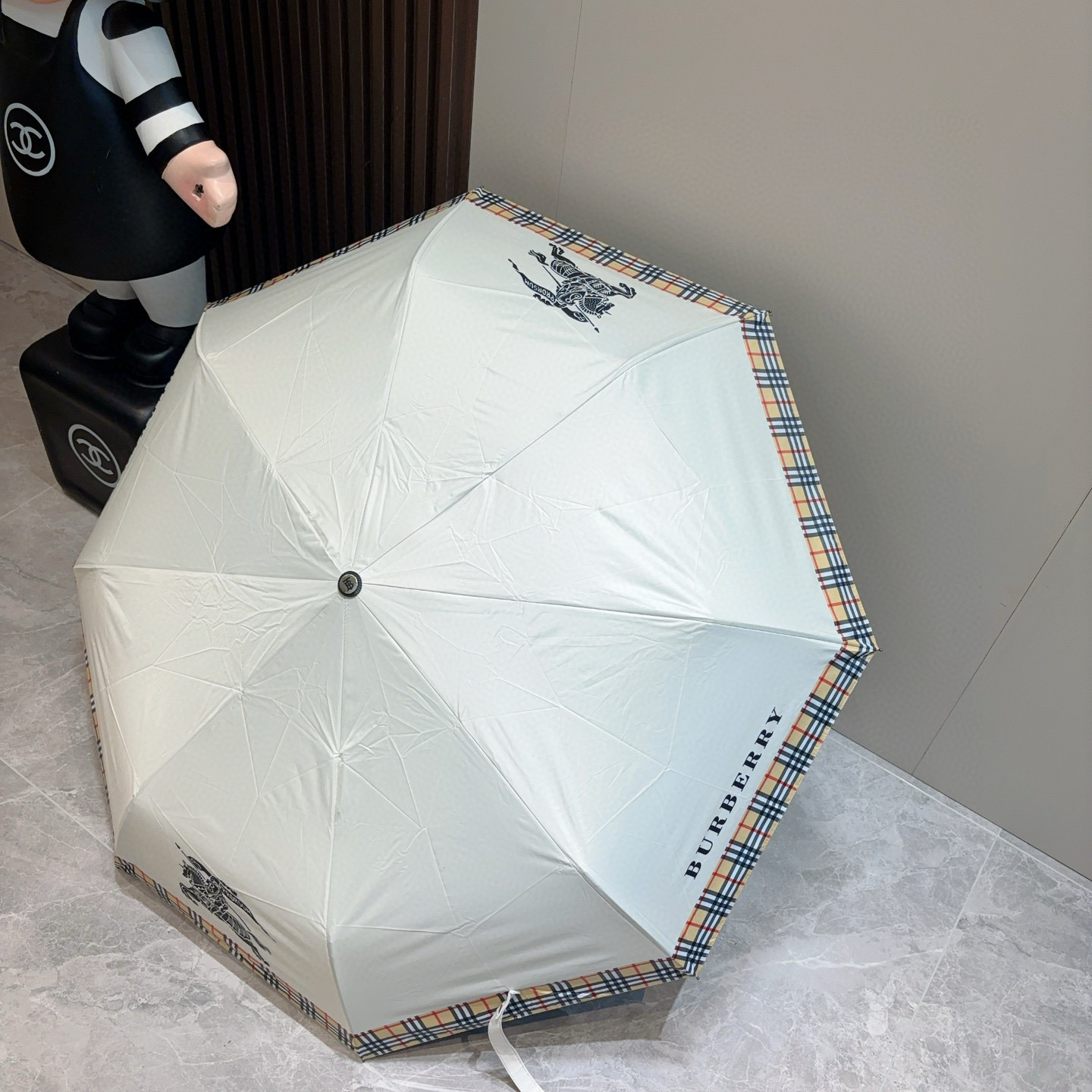  BURBERRY（巴宝莉） 三折自动折叠晴雨伞 年度巅峰之作 经典 高雅 时髦 这就是被称为英国BUR