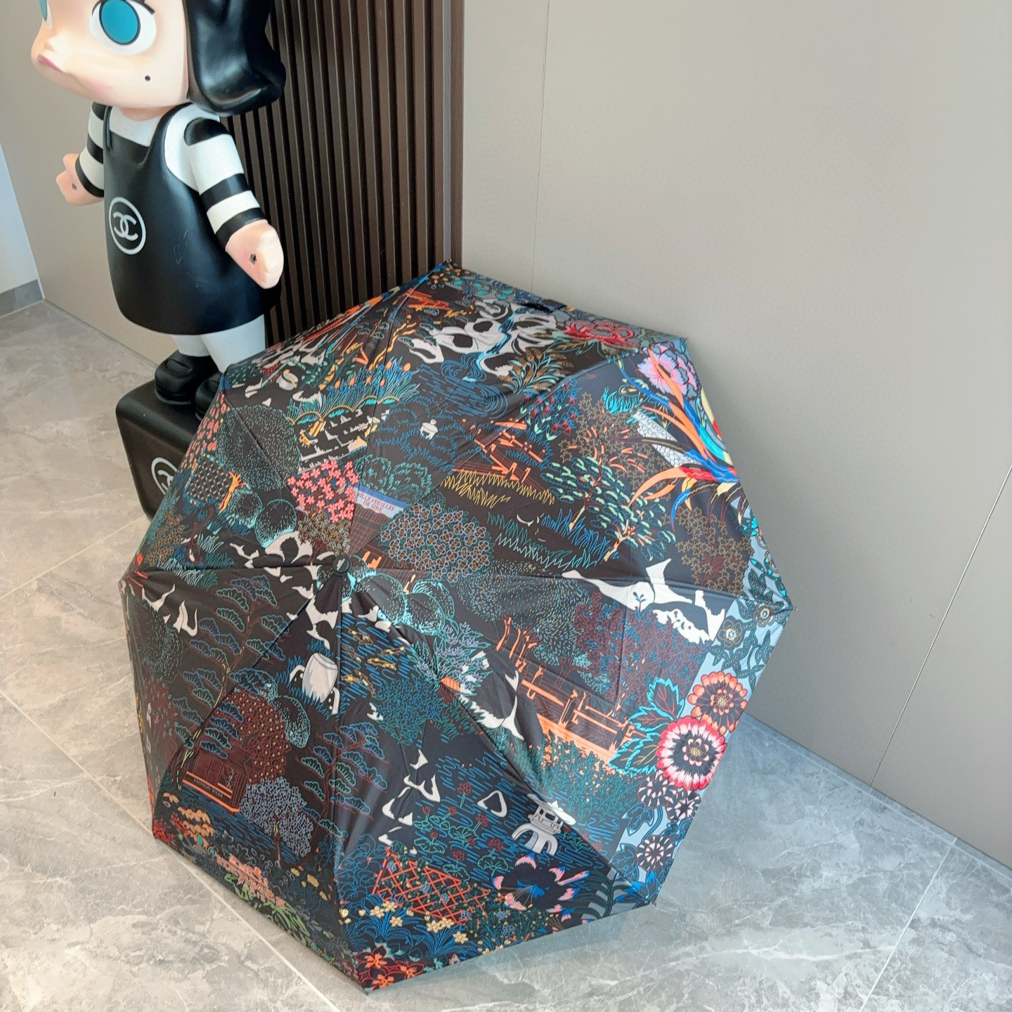 爱马仕（Hermès）   新款 极品H家三折自动伞重磅呈现 以其精湛的工艺技术和源源不断的想像力 新涂