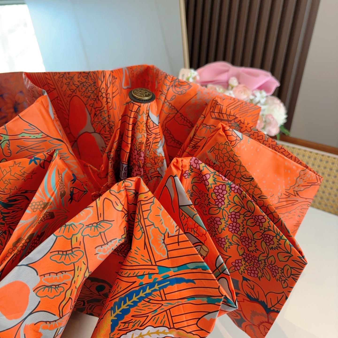 爱马仕（Hermès）   新款 极品H家三折自动伞重磅呈现 以其精湛的工艺技术和源源不断的想像力 新涂