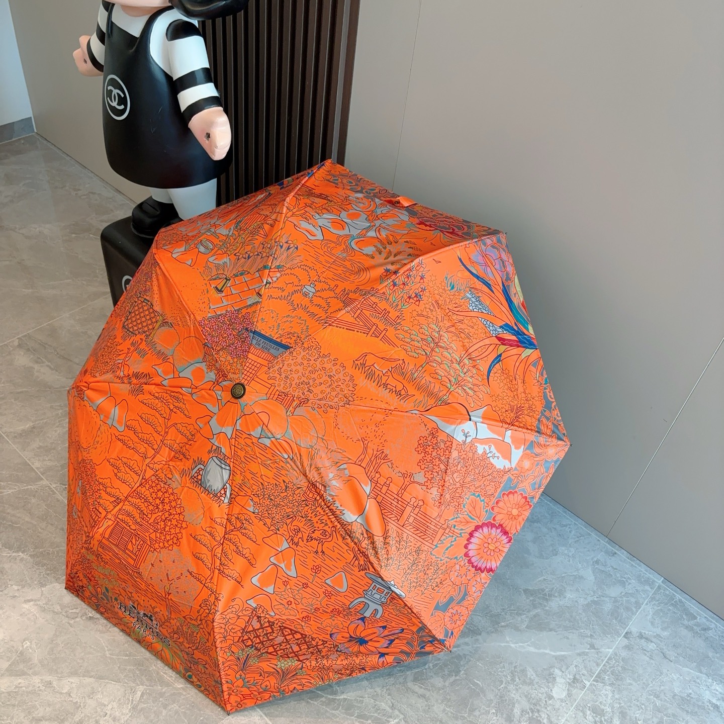 爱马仕（Hermès）   新款 极品H家三折自动伞重磅呈现 以其精湛的工艺技术和源源不断的想像力 新涂