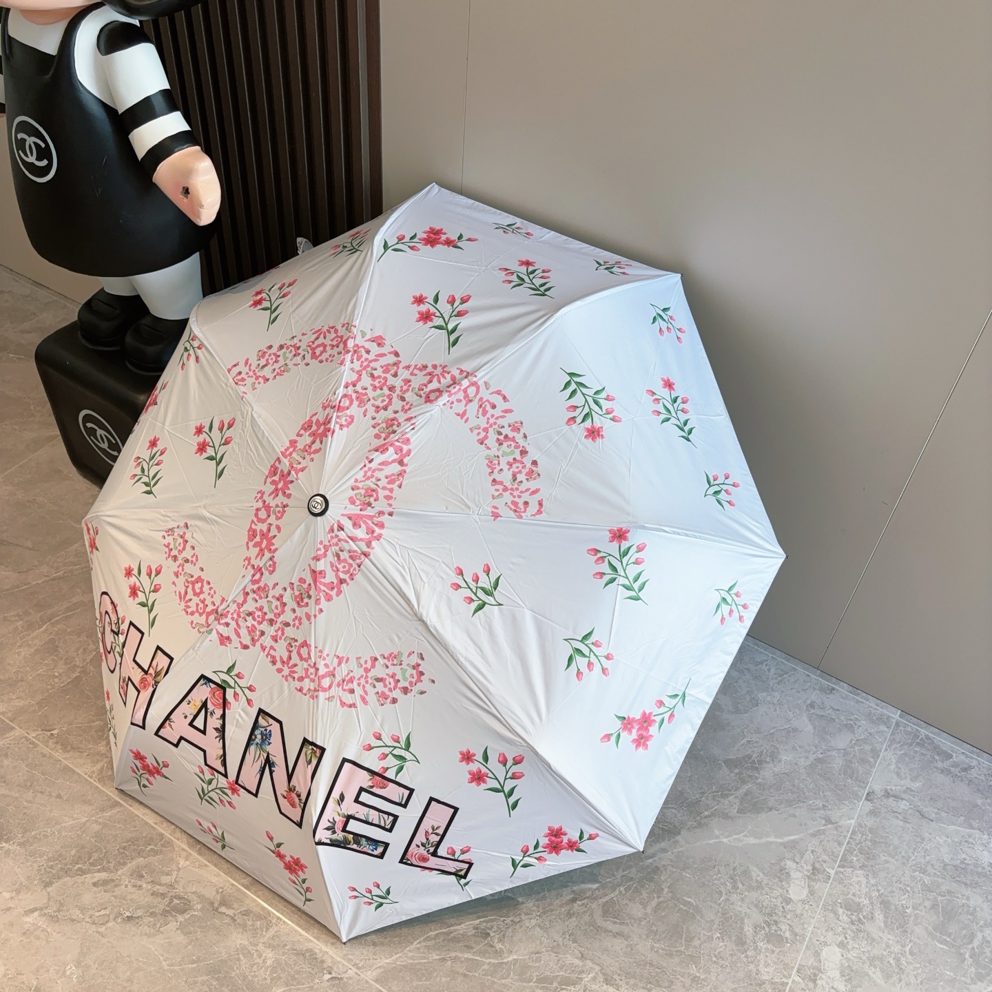 CHANEL（香奈儿）三折手开折叠晴雨伞 做工精细 气质 时尚 炒鸡好看！防紫外线 人手必备 ！