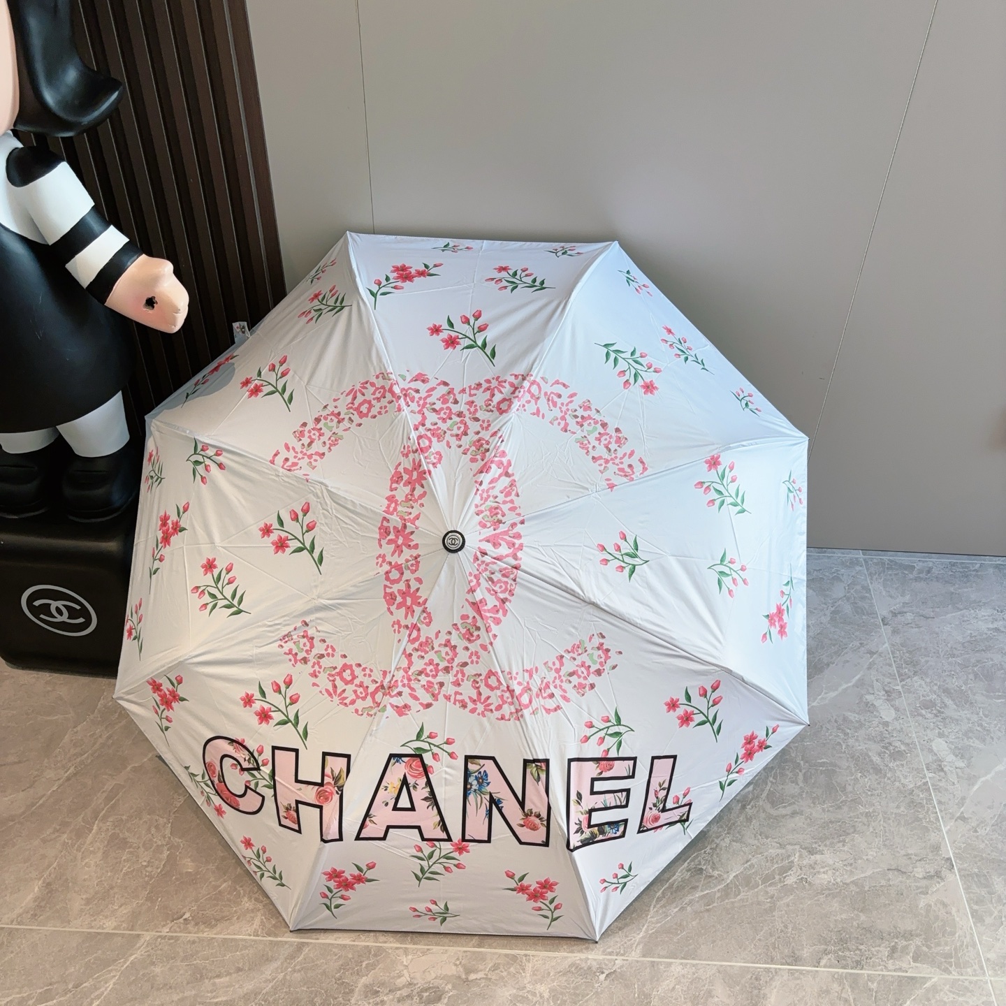 CHANEL（香奈儿）三折手开折叠晴雨伞 做工精细 气质 时尚 炒鸡好看！防紫外线 人手必备 ！
