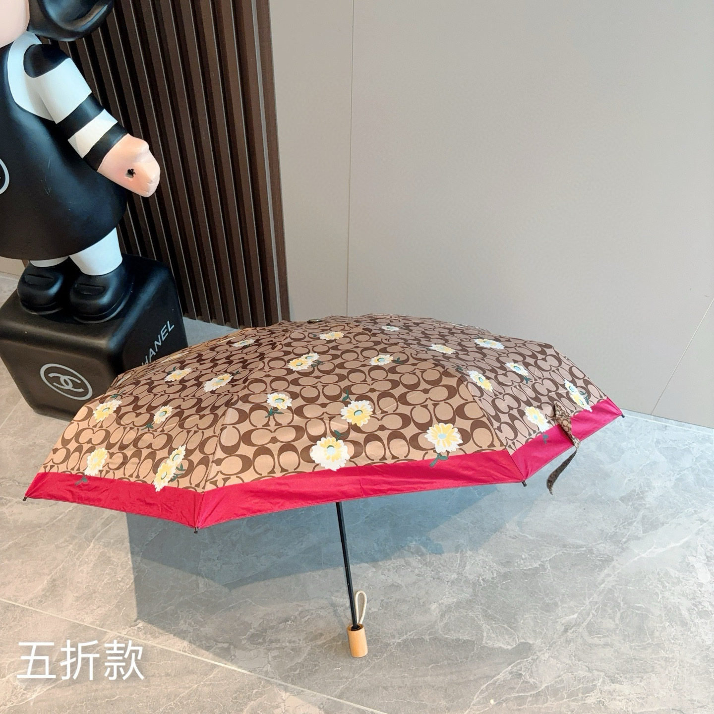  Coach 蔻驰 木柄 五折手开晴雨伞 晴天遮阳 雨天遮雨 原单代工品质 带防紫外线涂层 长度30cm