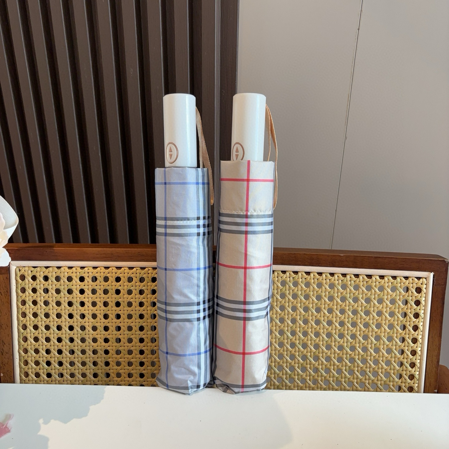  BURBERRY（巴宝莉） 三折自动折叠晴雨伞 年度巅峰之作 经典 高雅 时髦 这就是被称为英国BUR